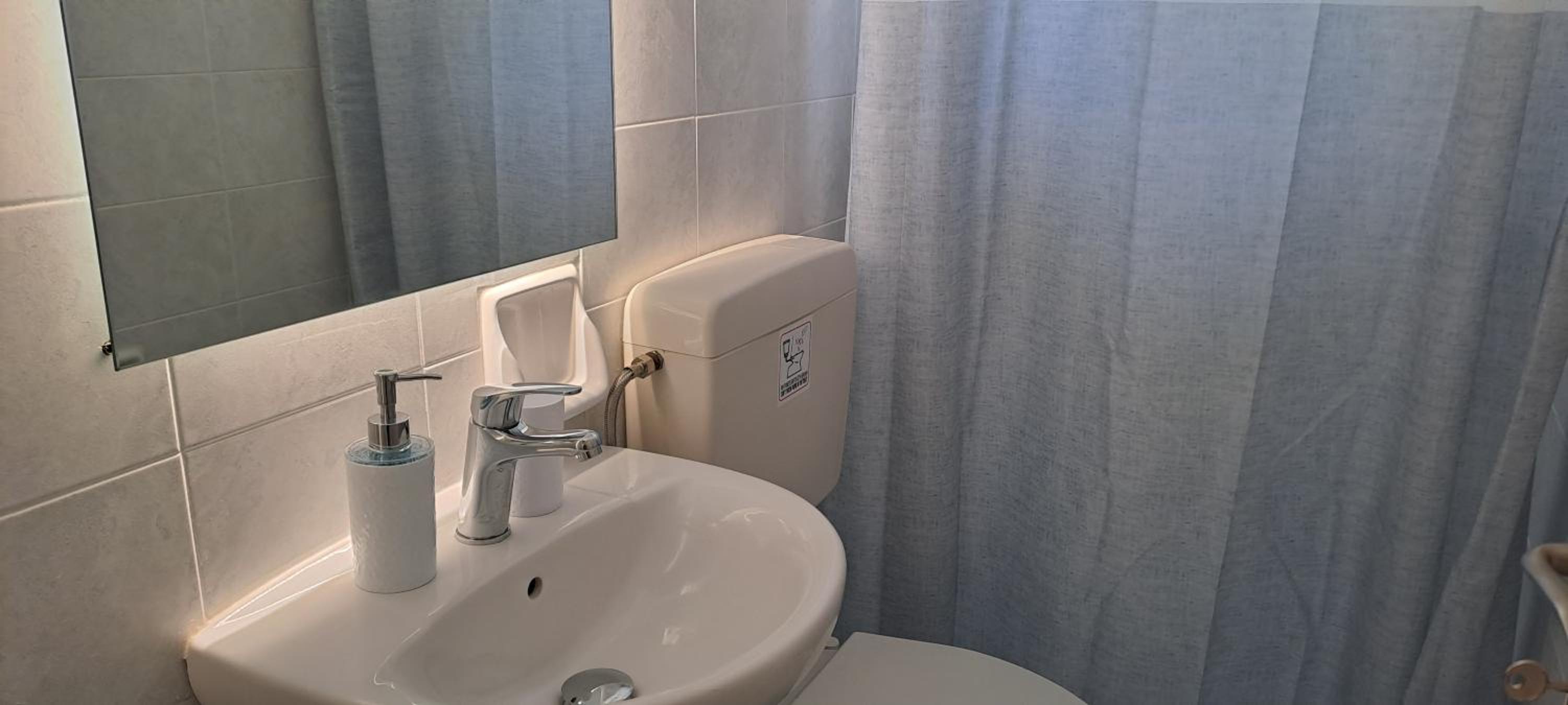 Double Room with Private Bathroom photo 3