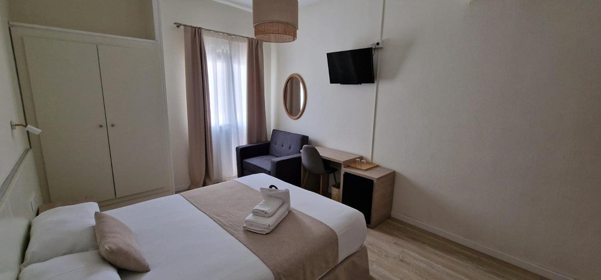 Deluxe Double Room With Extra Bed