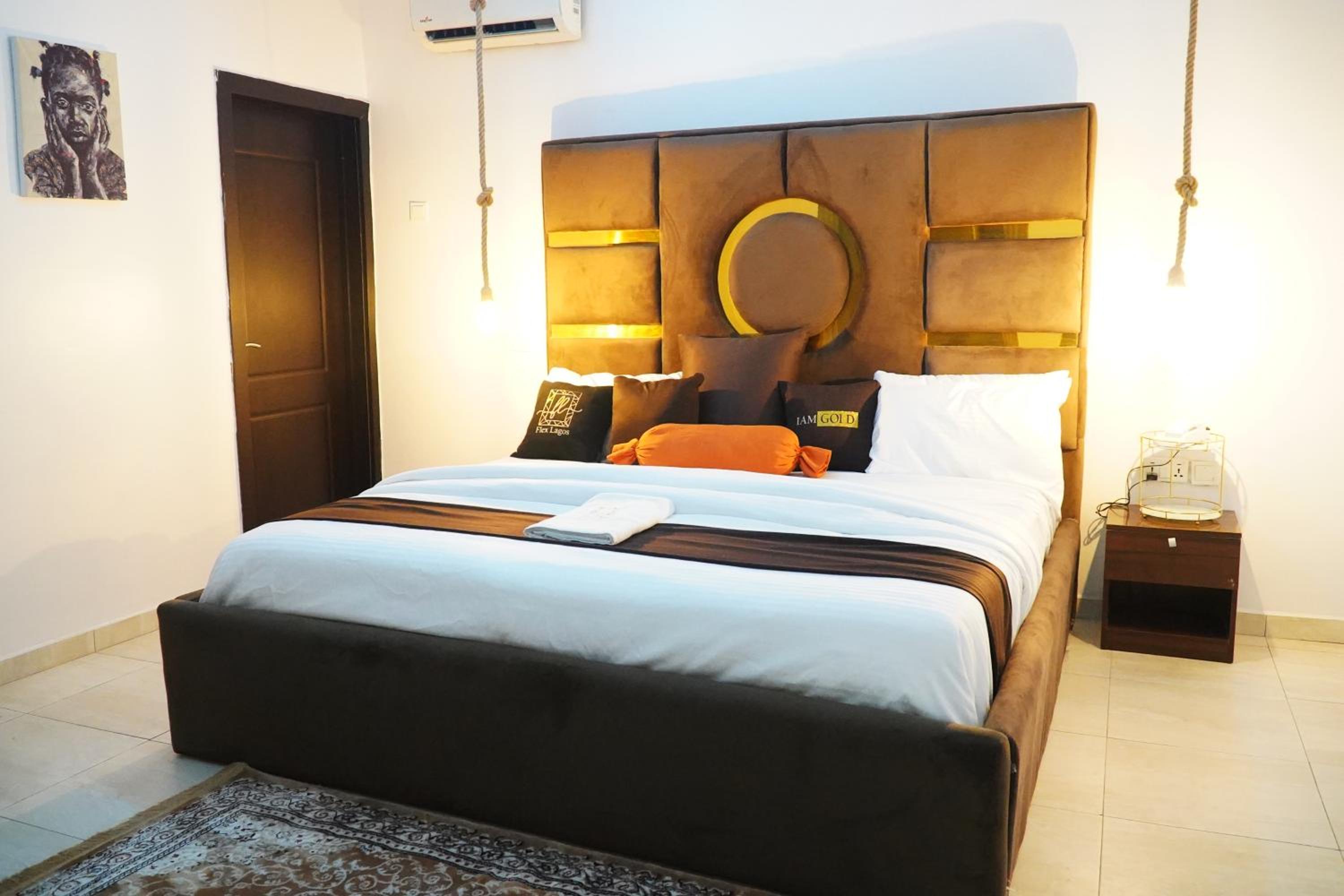 Deluxe Queen Suite