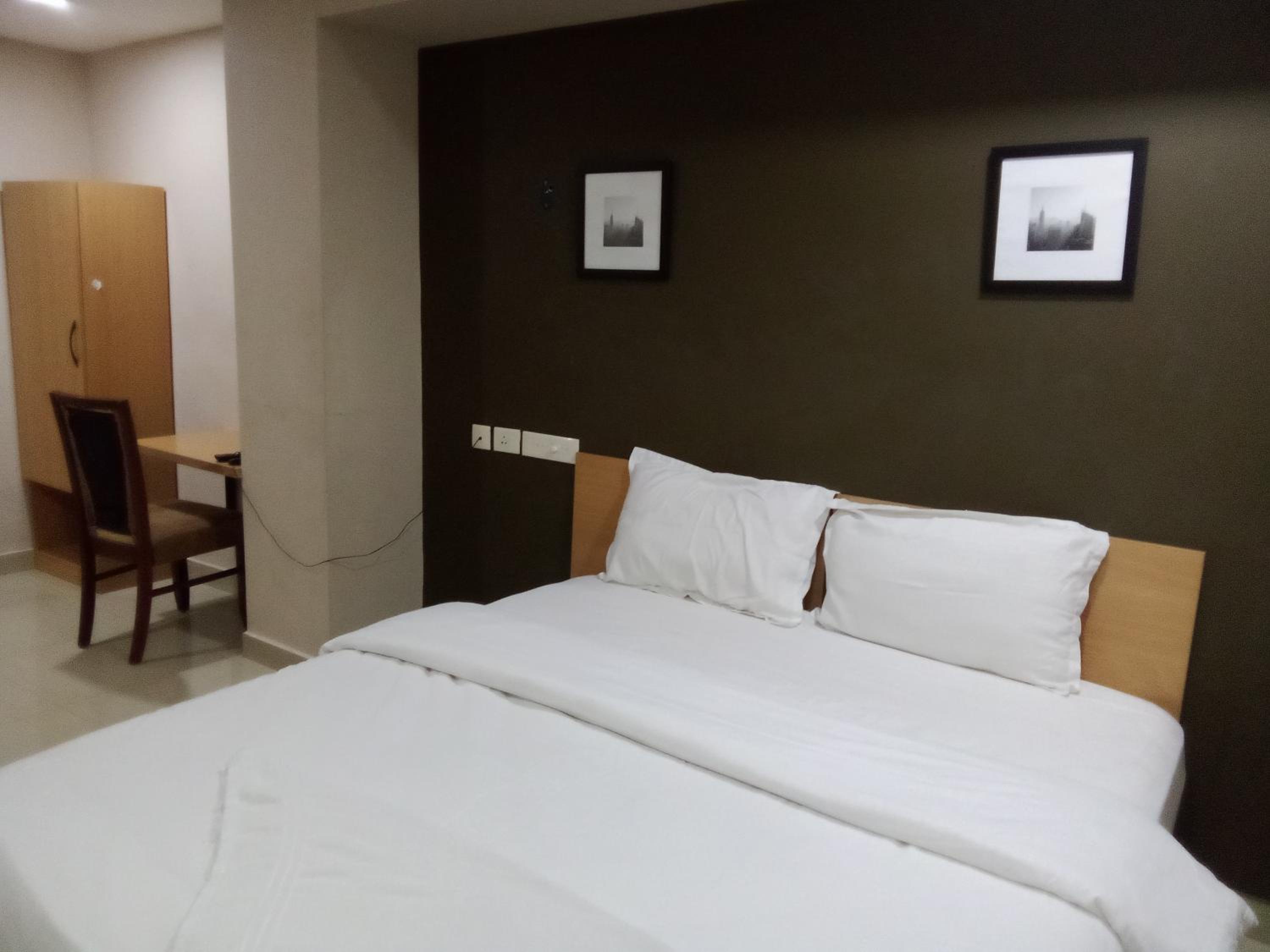 Double Room With Private Bathroom photo 1