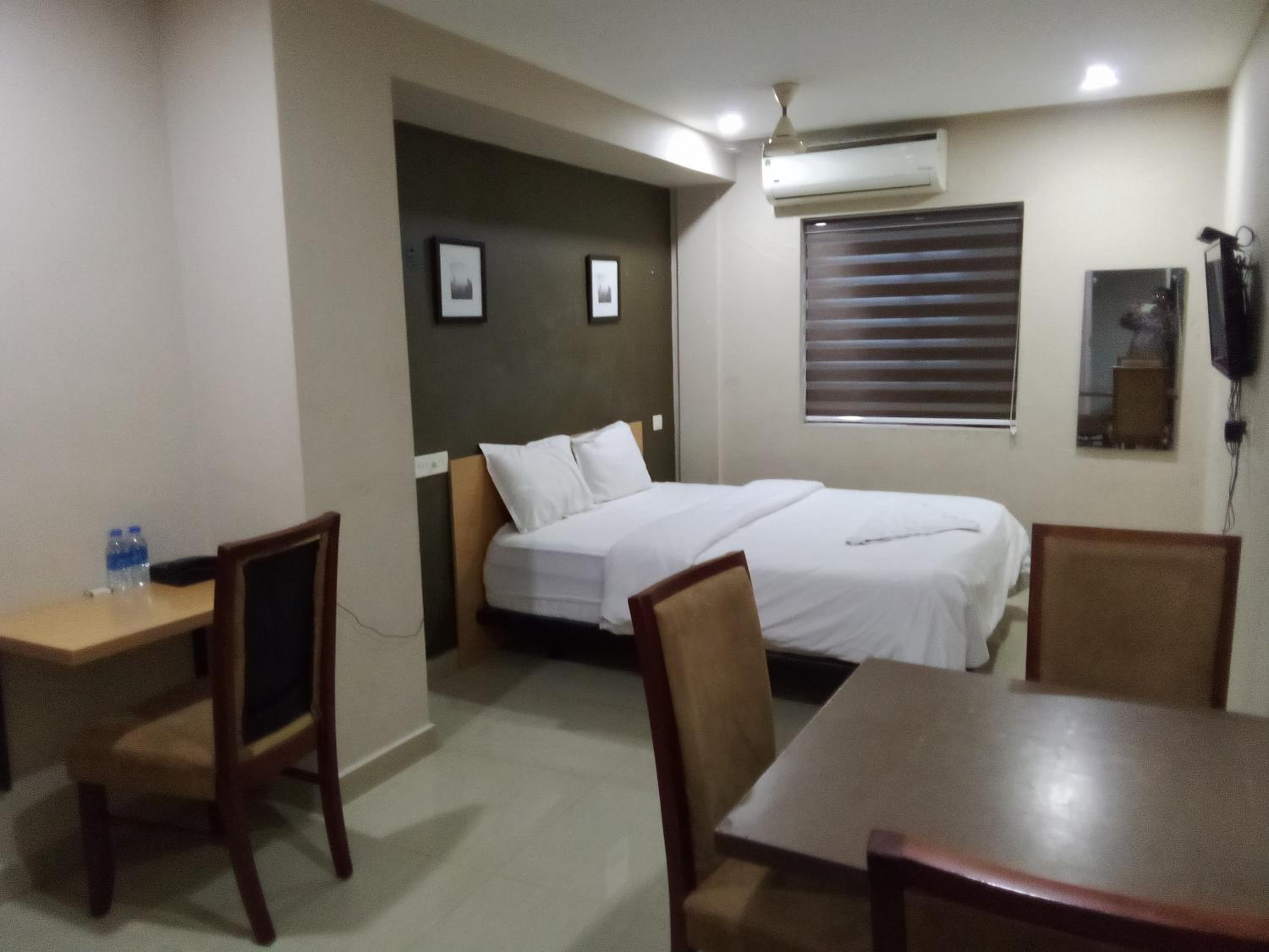 Double Room With Private Bathroom photo 3