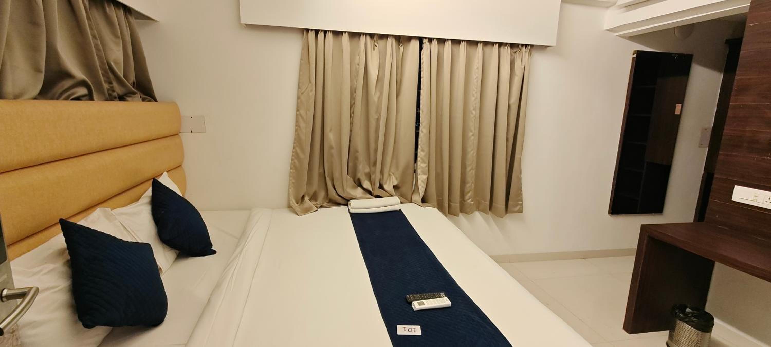 Deluxe Room - Photo 1
