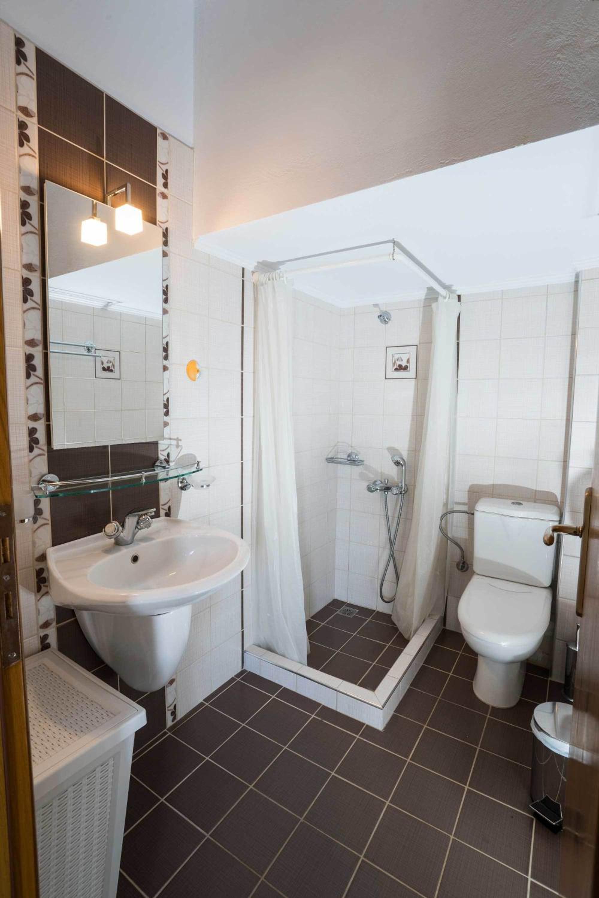 One-Bedroom Apartment Split Level photo 2