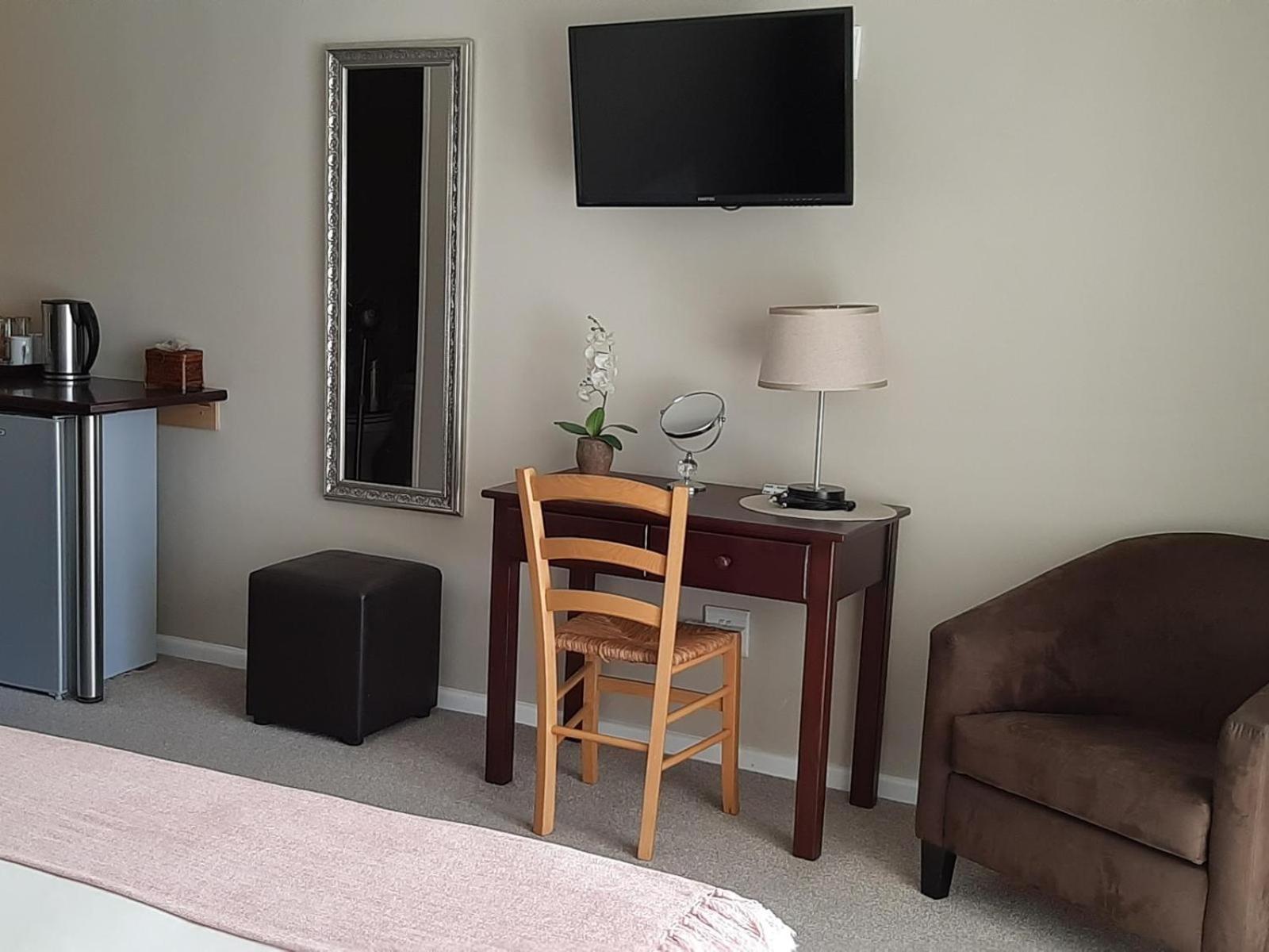 Standard Double Room with Fan - Photo 3