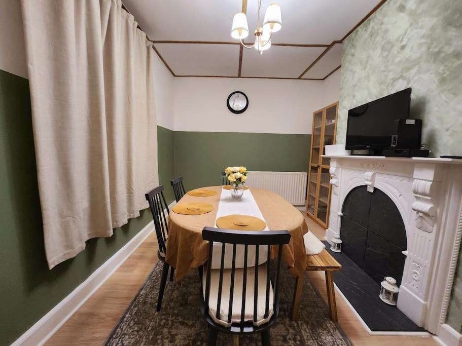 Two-Bedroom House photo 3