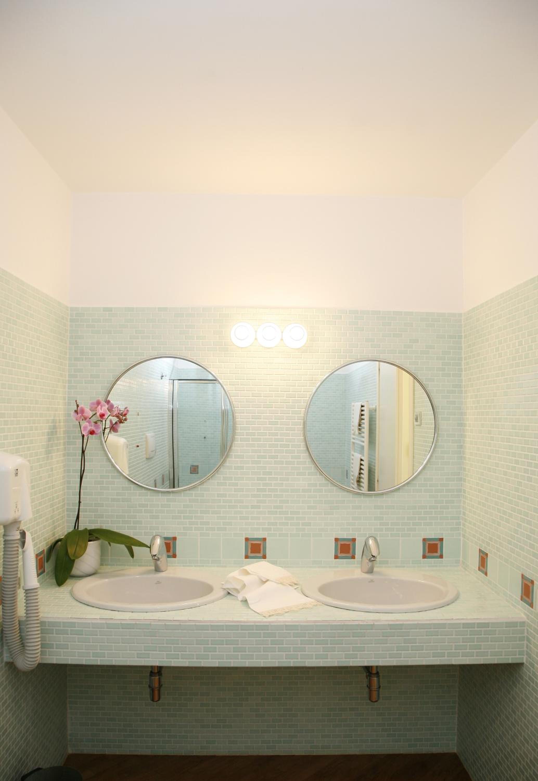 Double Room with Extra Bed photo 3