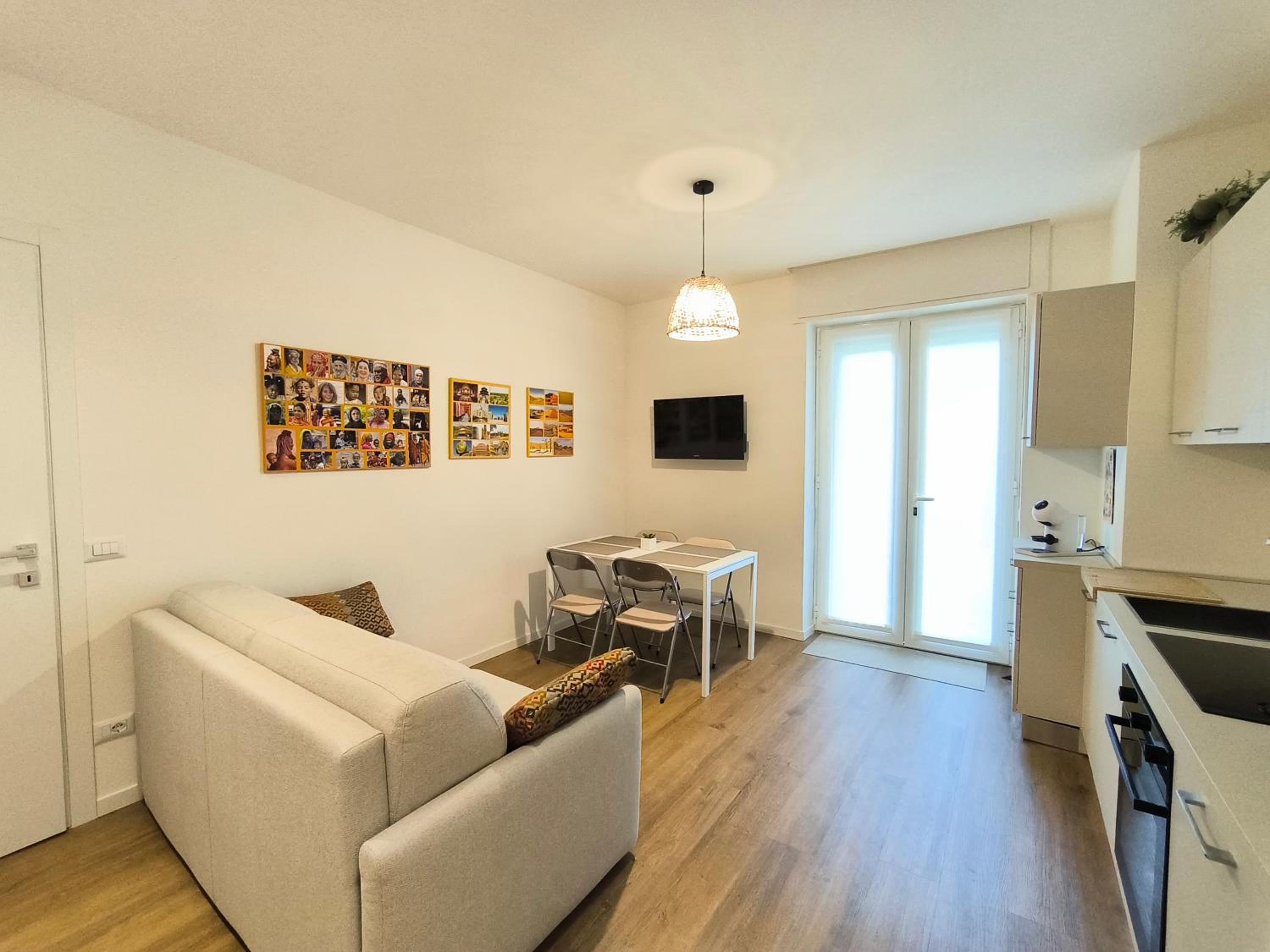 One-Bedroom Apartment photo 1