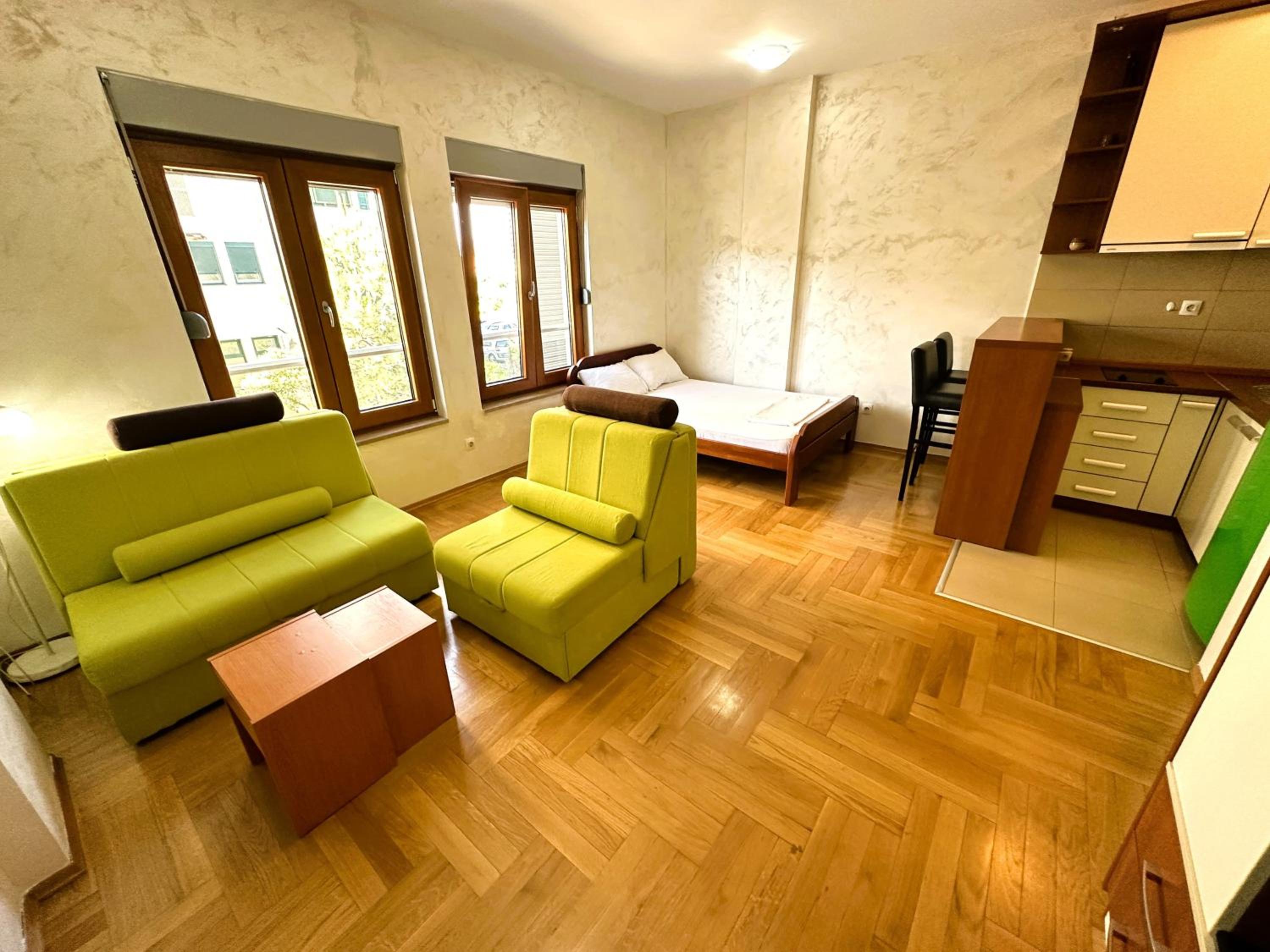 Apartment With Mountain View