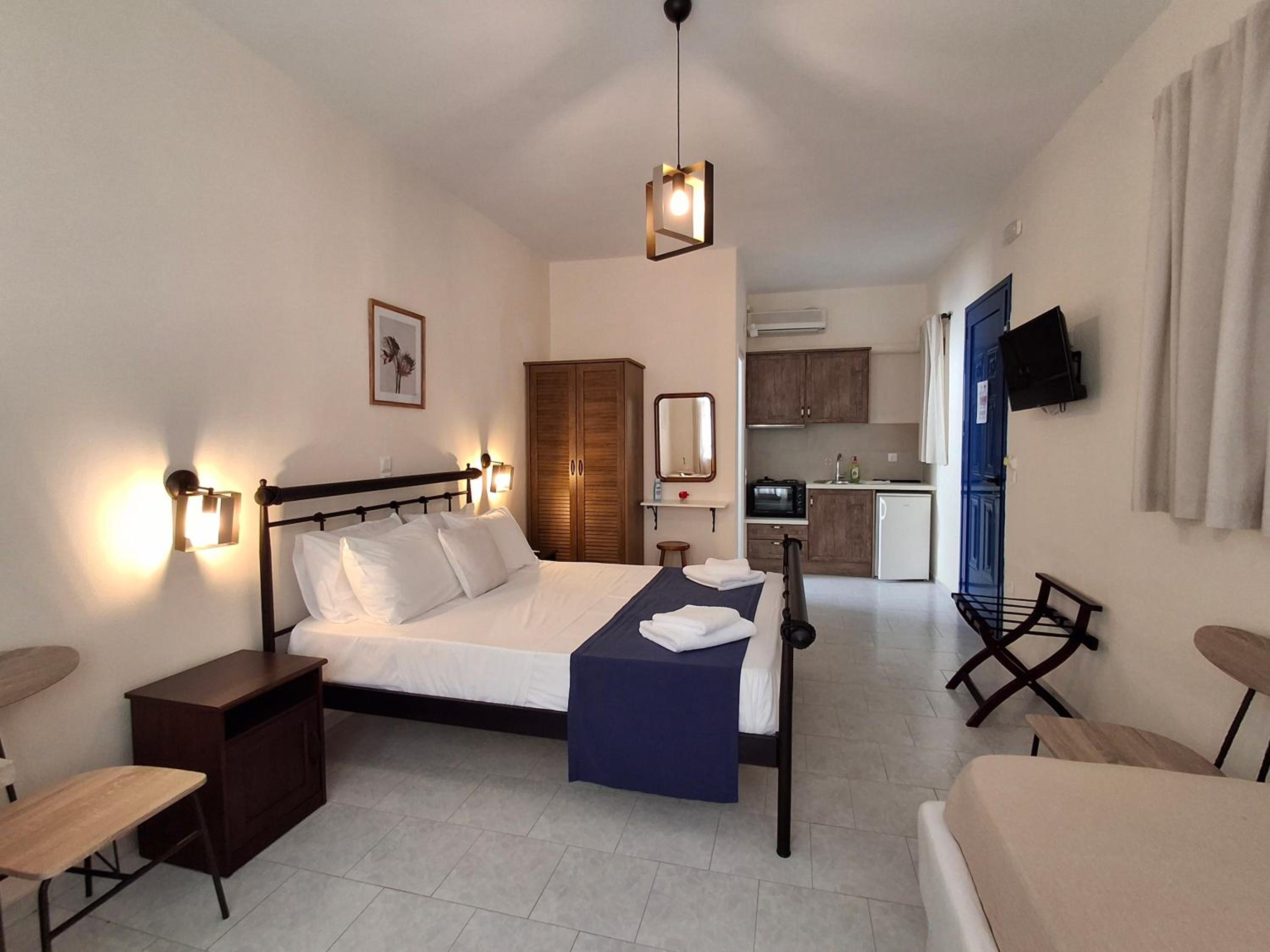 Basic Triple Room photo 2
