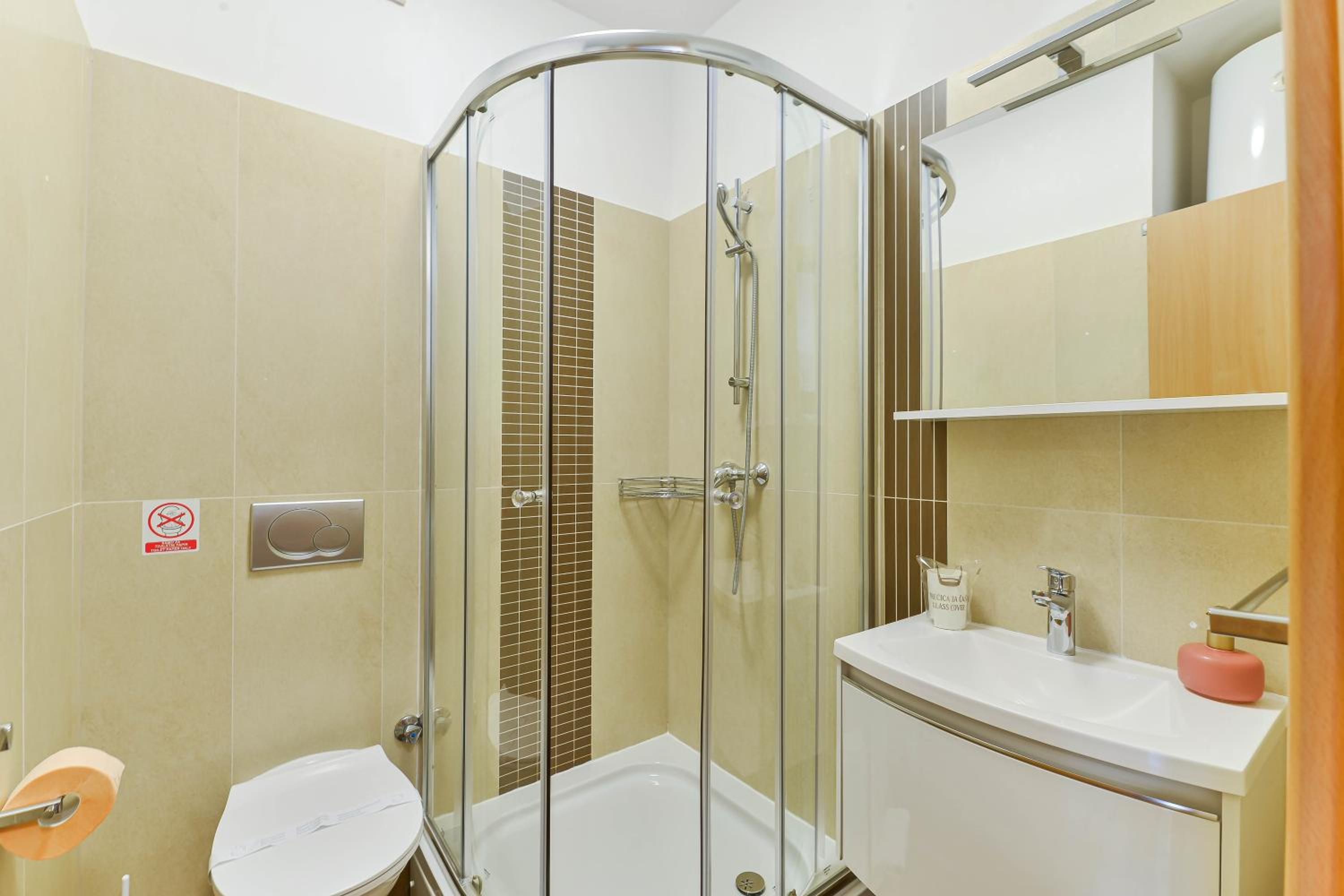 One-Bedroom Apartment with Sea View photo 2