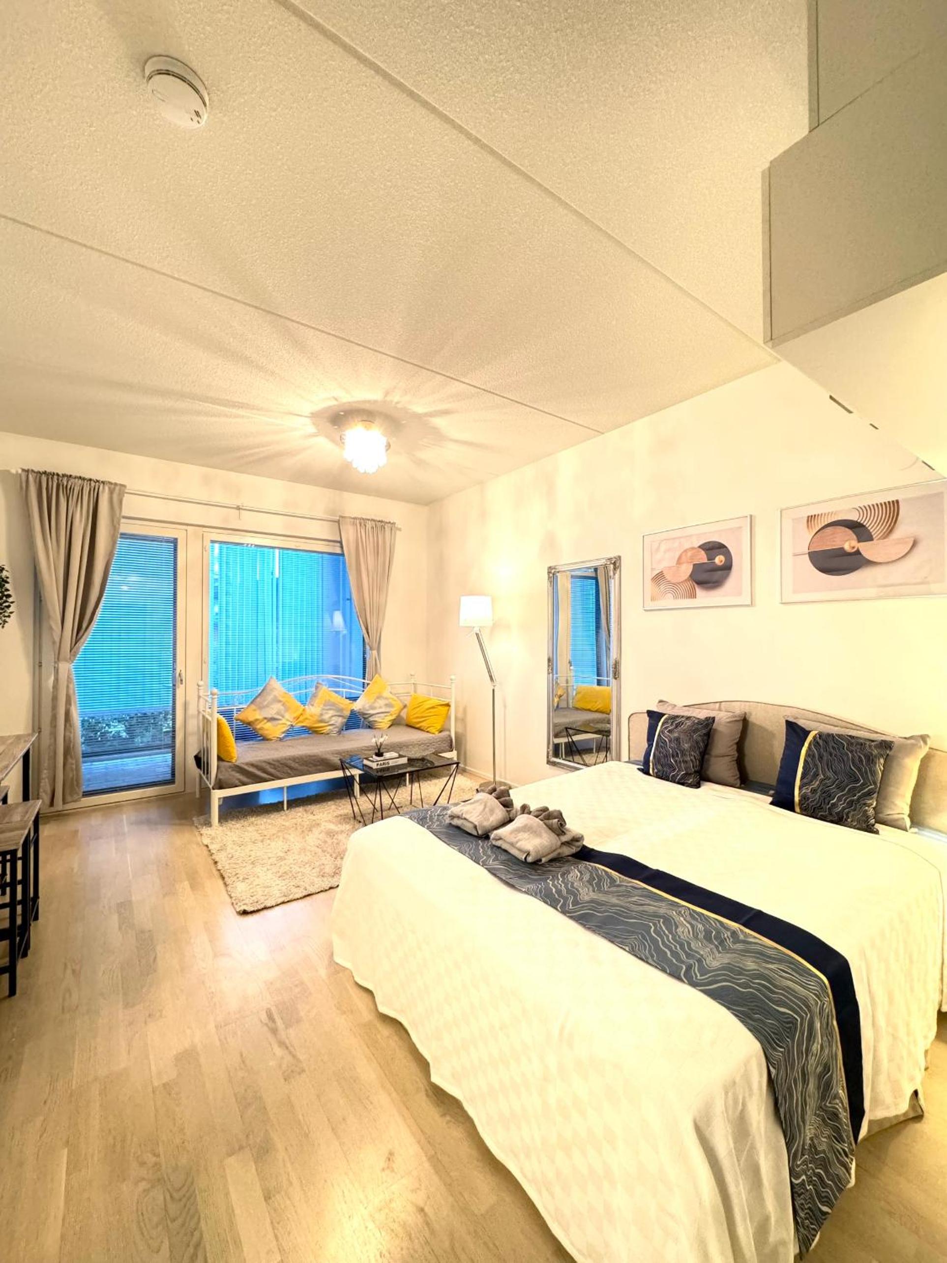 One-Bedroom Apartment