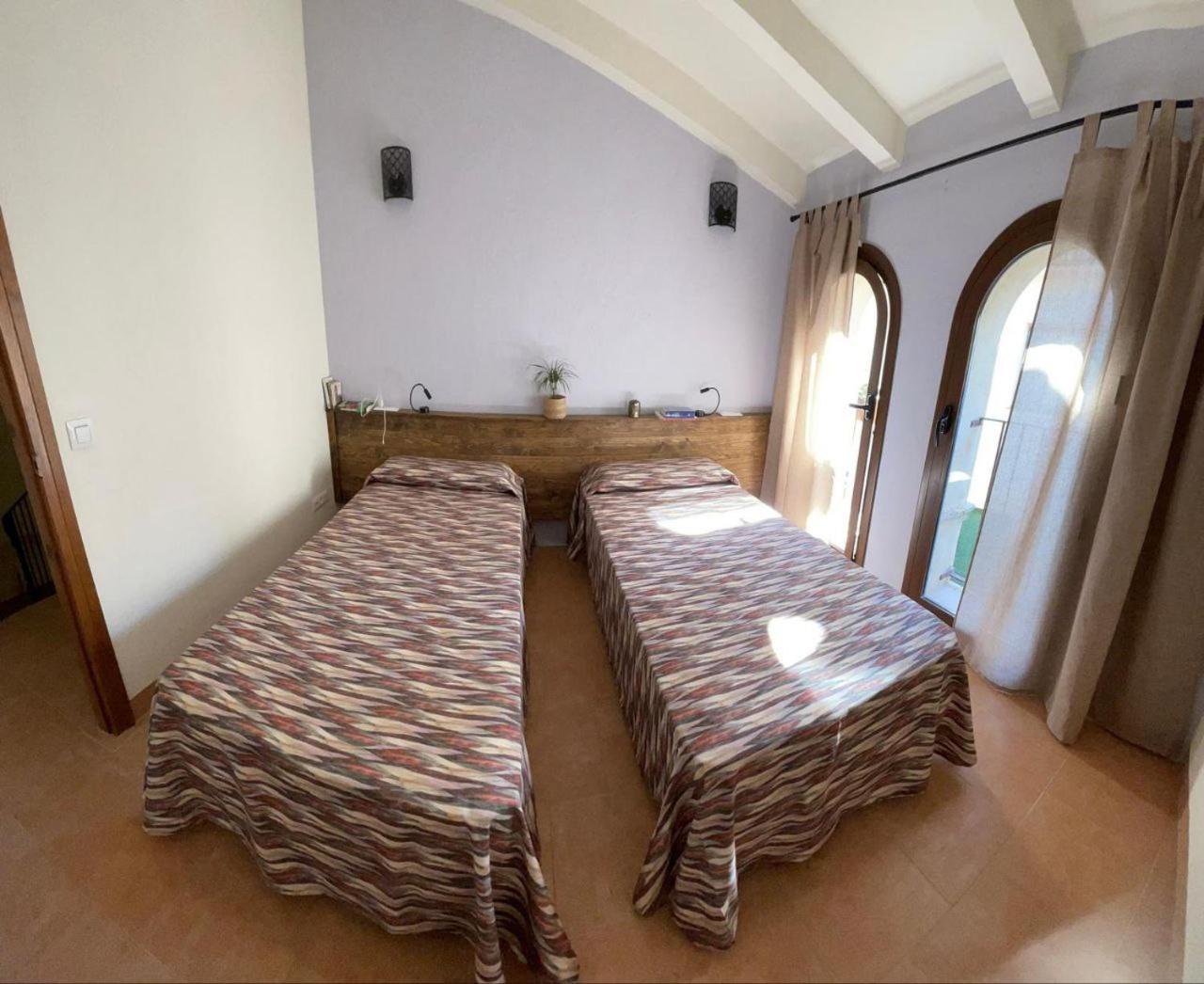 Three-Bedroom House photo 3