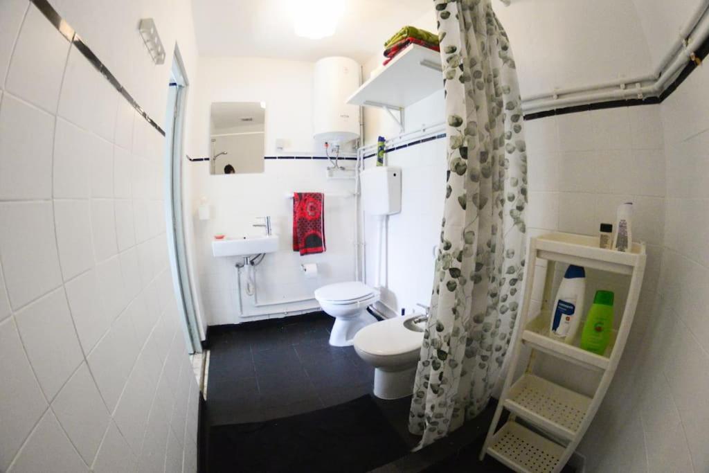 One-Bedroom House photo 2