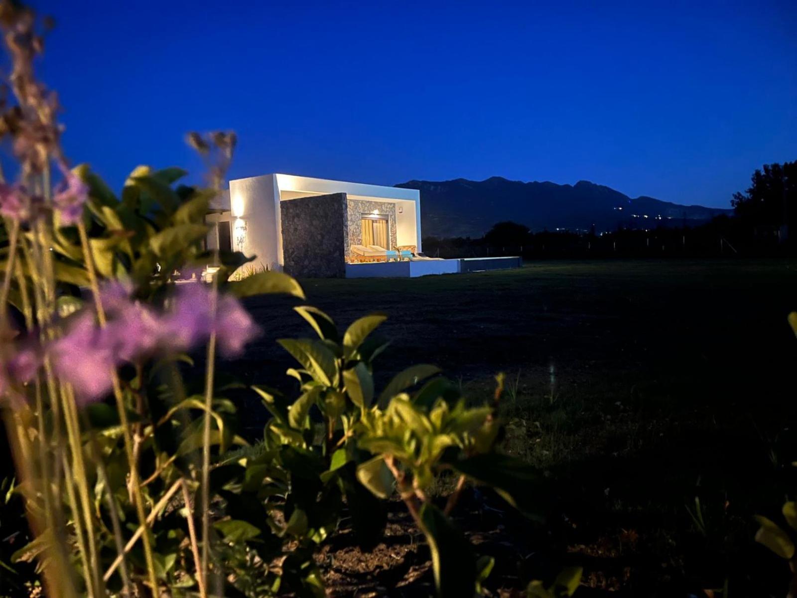 Premium Villa with Private Heated Pool and Jacuzzi photo 2