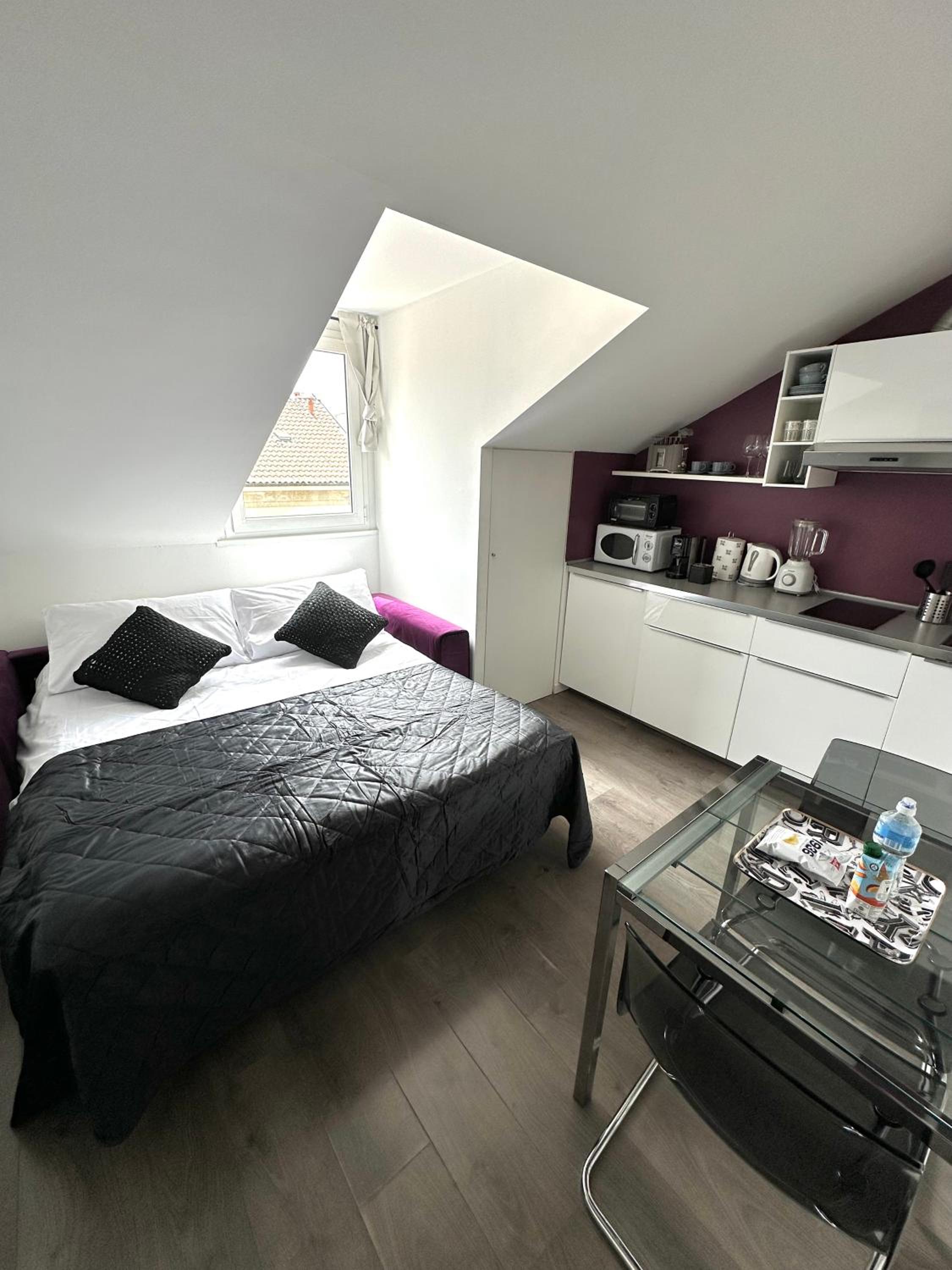 One-Bedroom Apartment