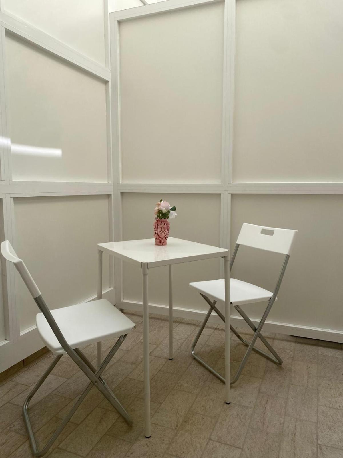One-Bedroom House photo 3