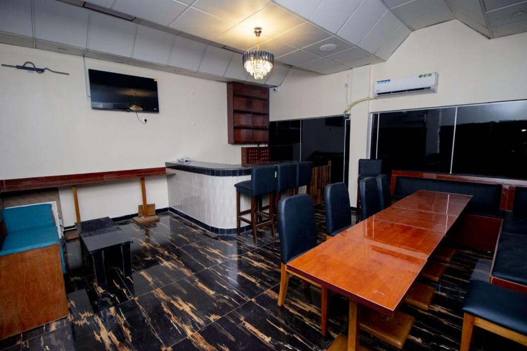 Deluxe King Room photo 1