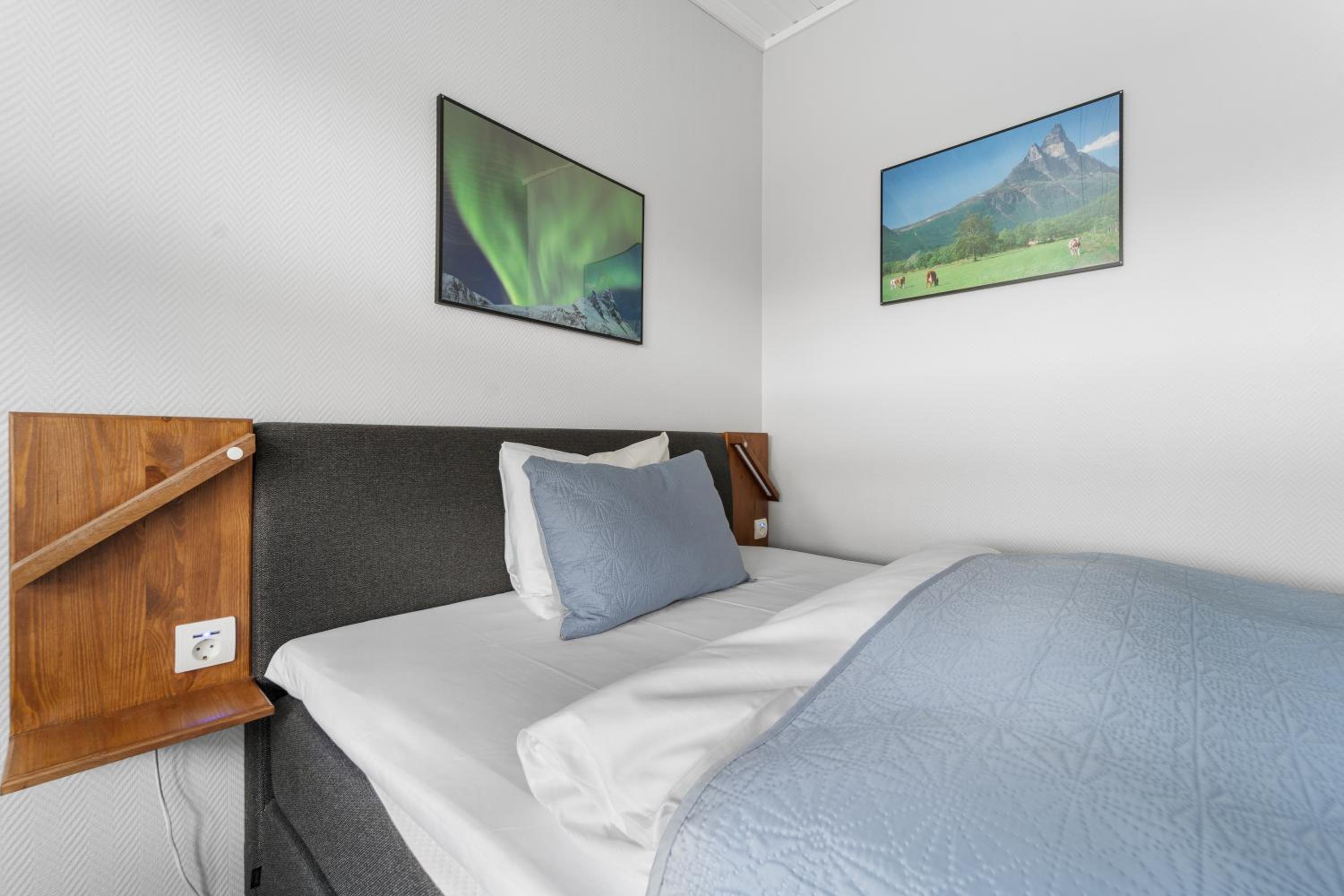 Double Room with Lake View photo 1