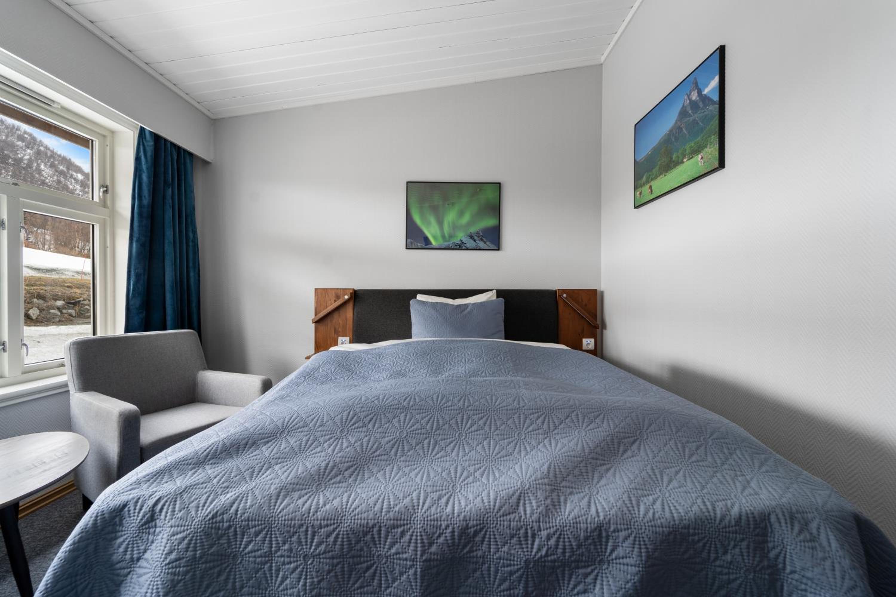 Double Room with Lake View photo 2