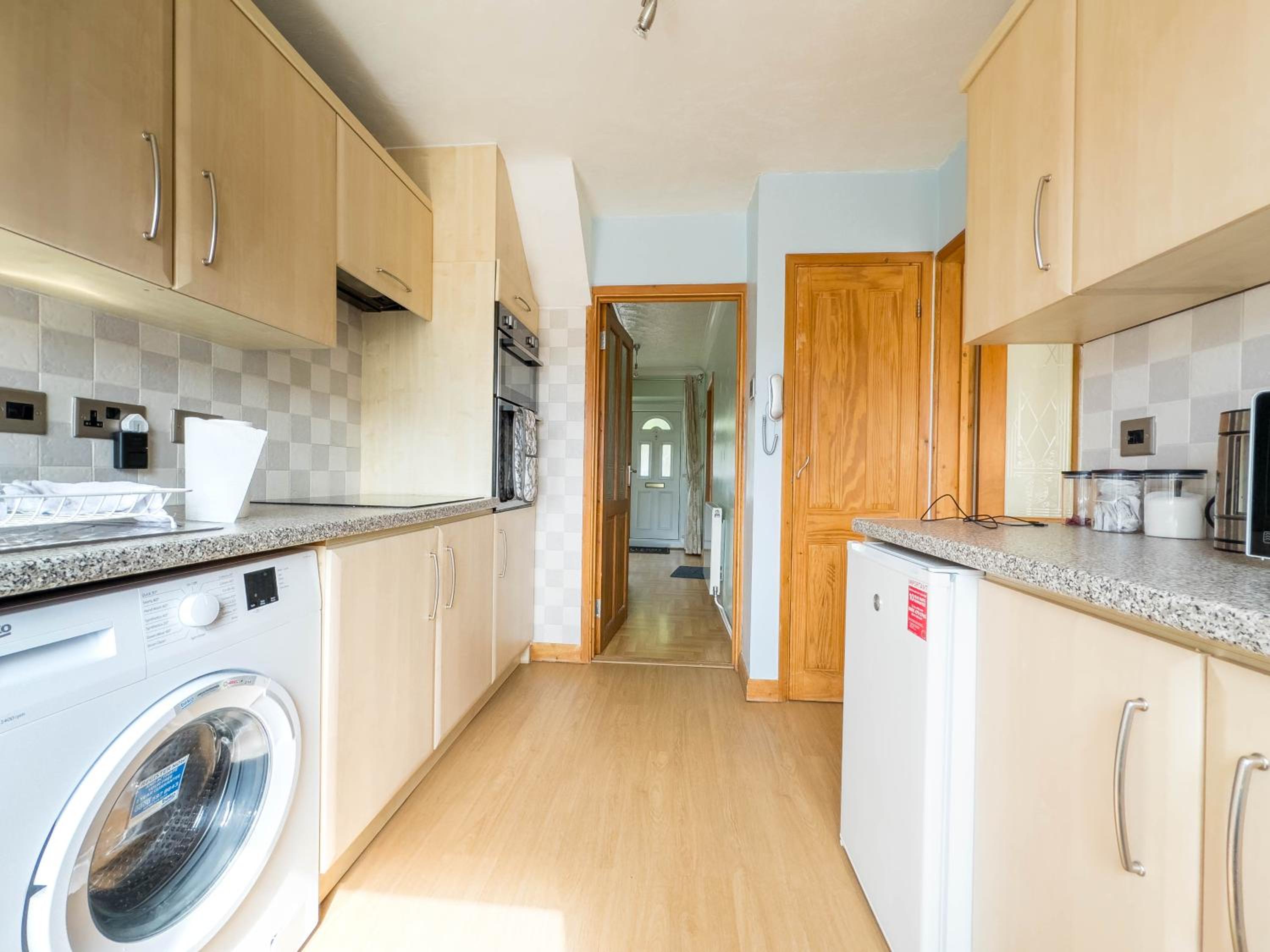 Three-Bedroom House photo 3
