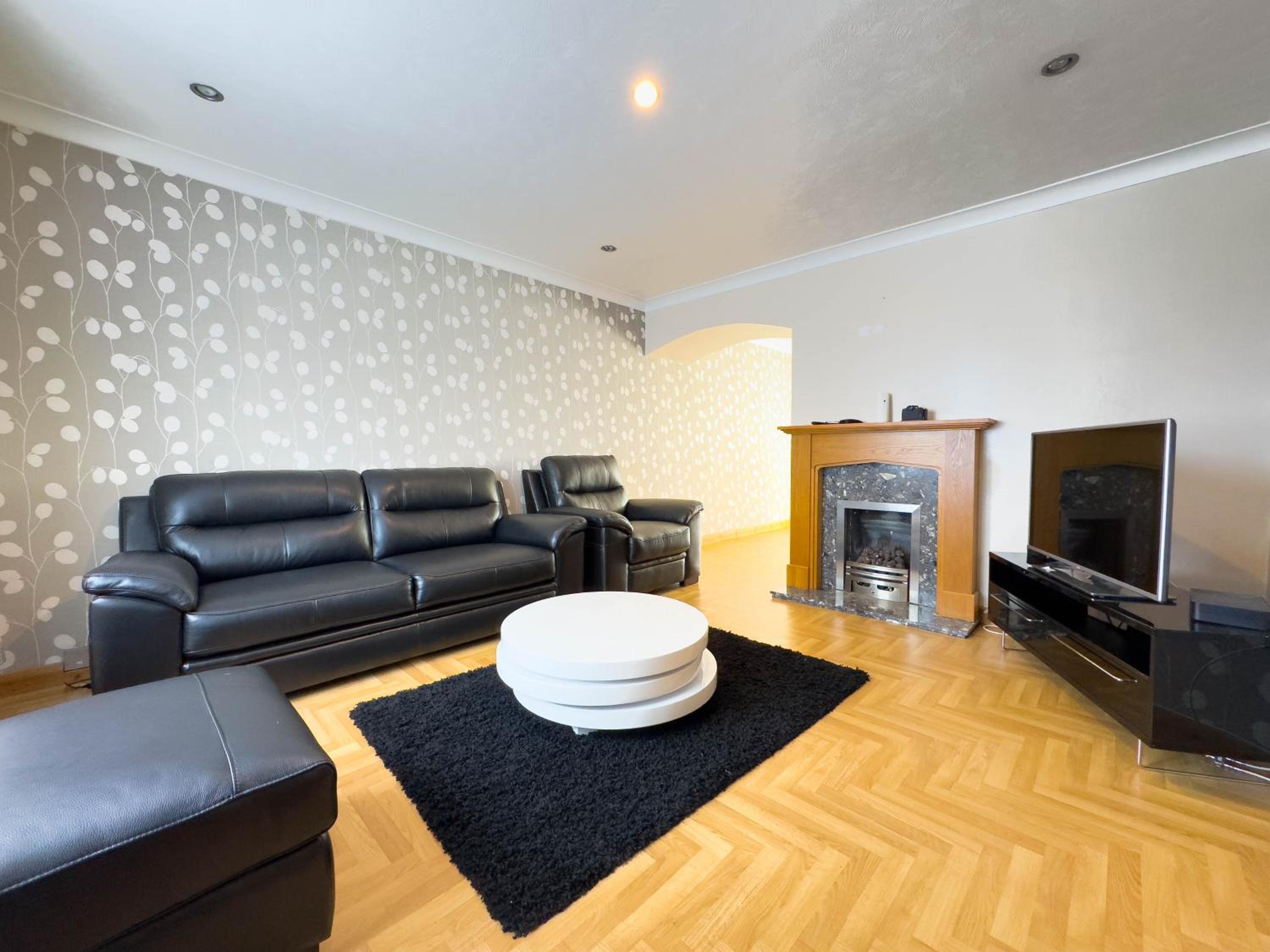 Three-Bedroom House photo 1