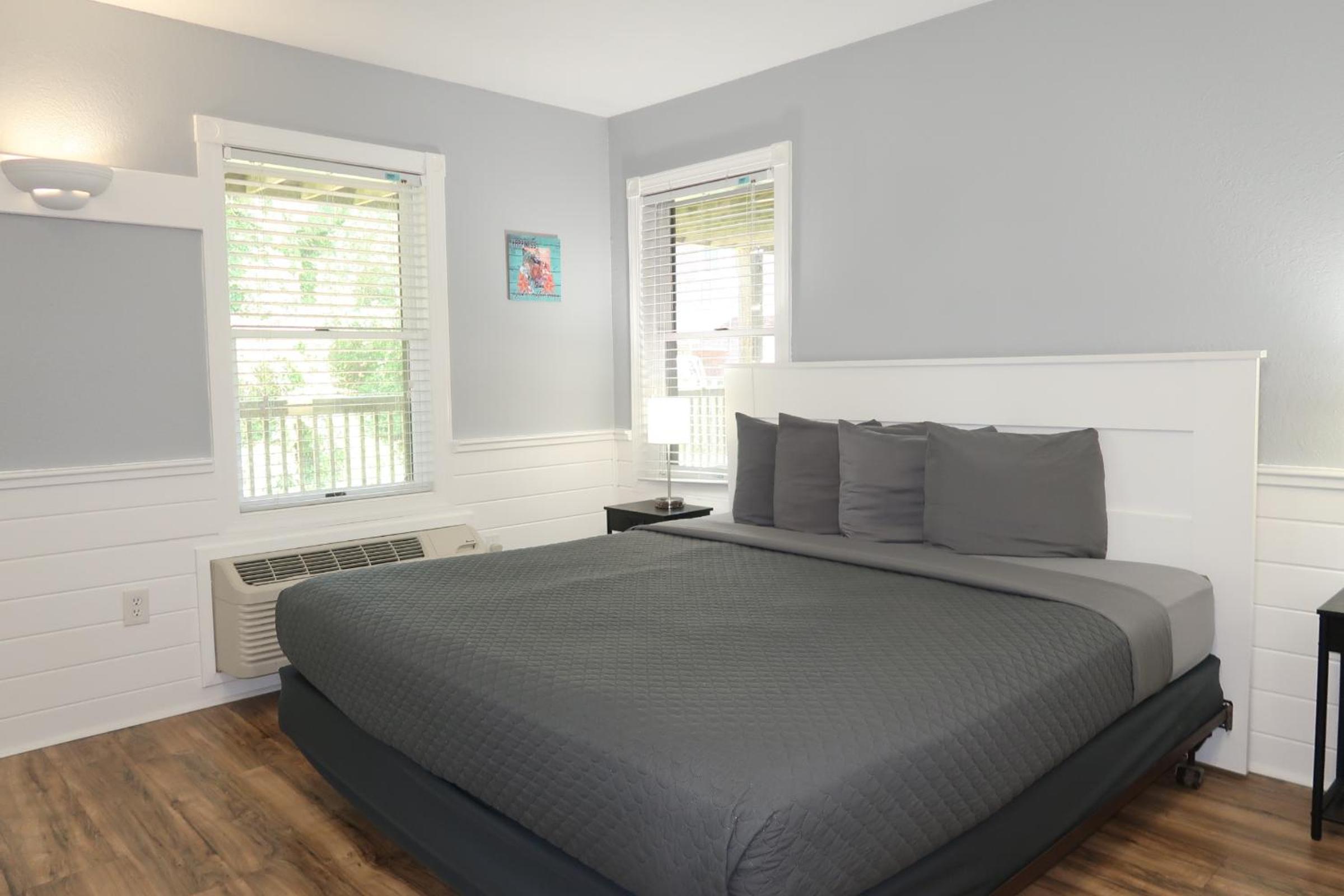 King Studio with Sofa Bed