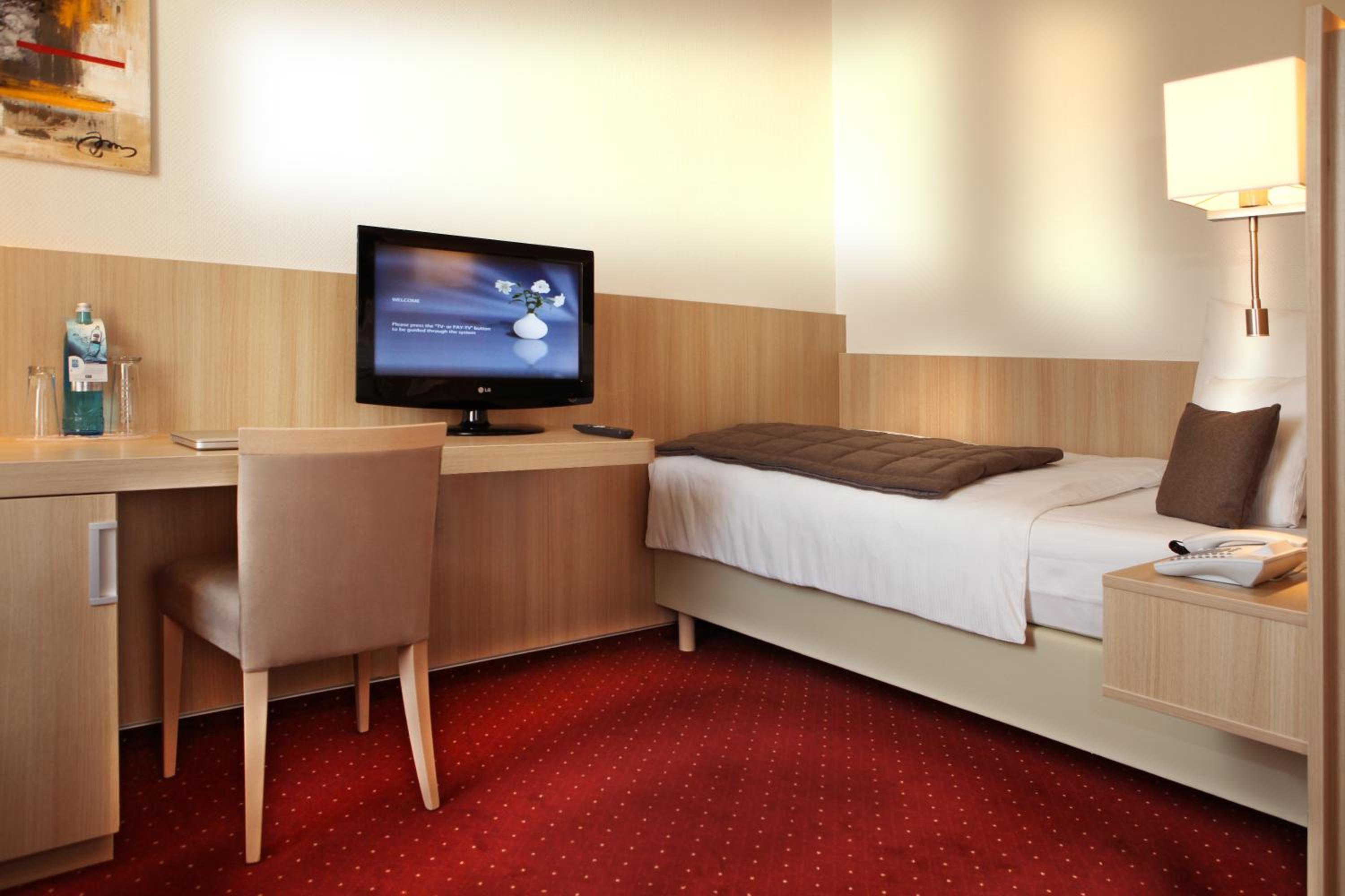 Classic Single Room - Photo 6
