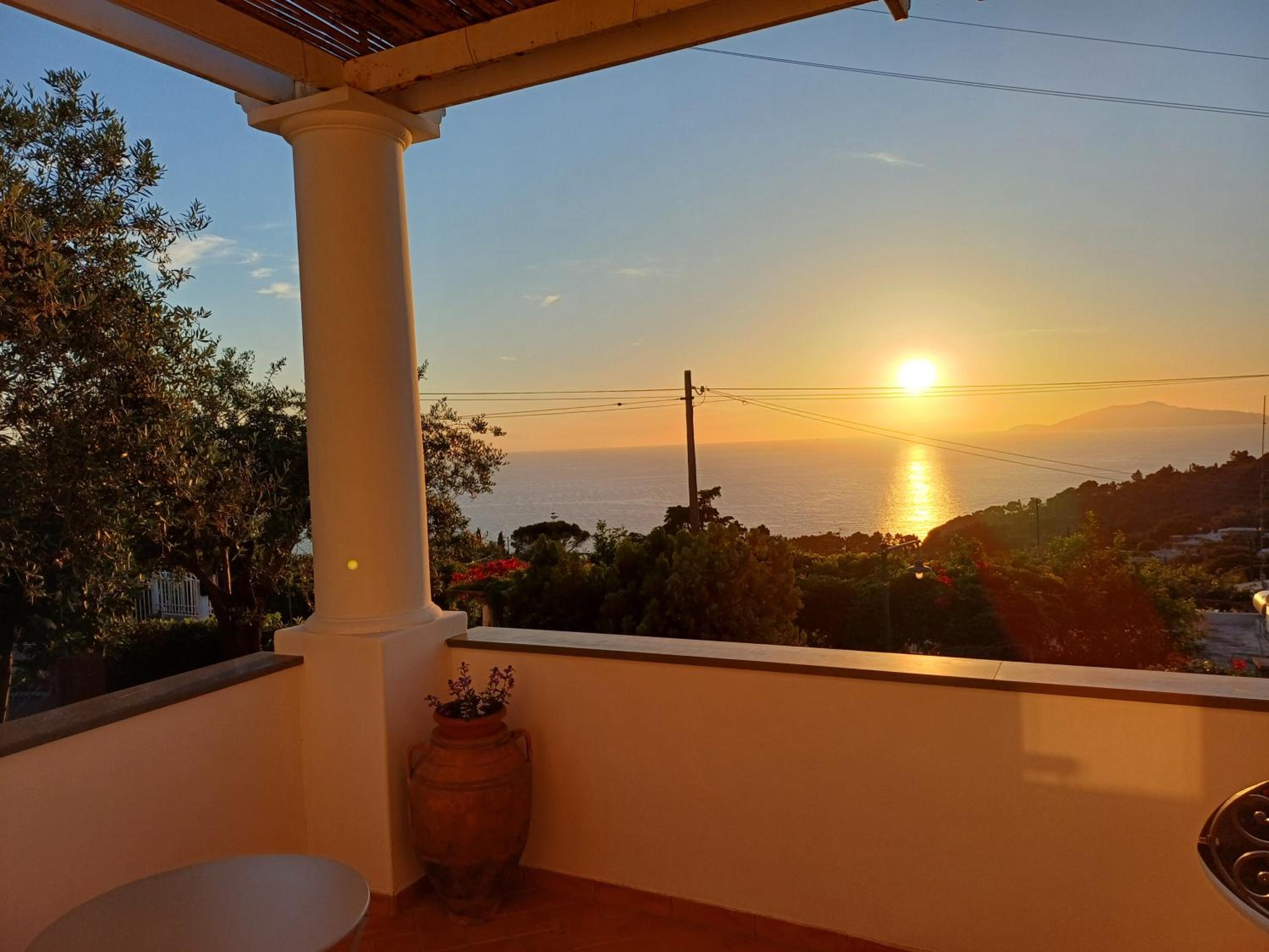 Deluxe Double Room with Sea View - Photo 6