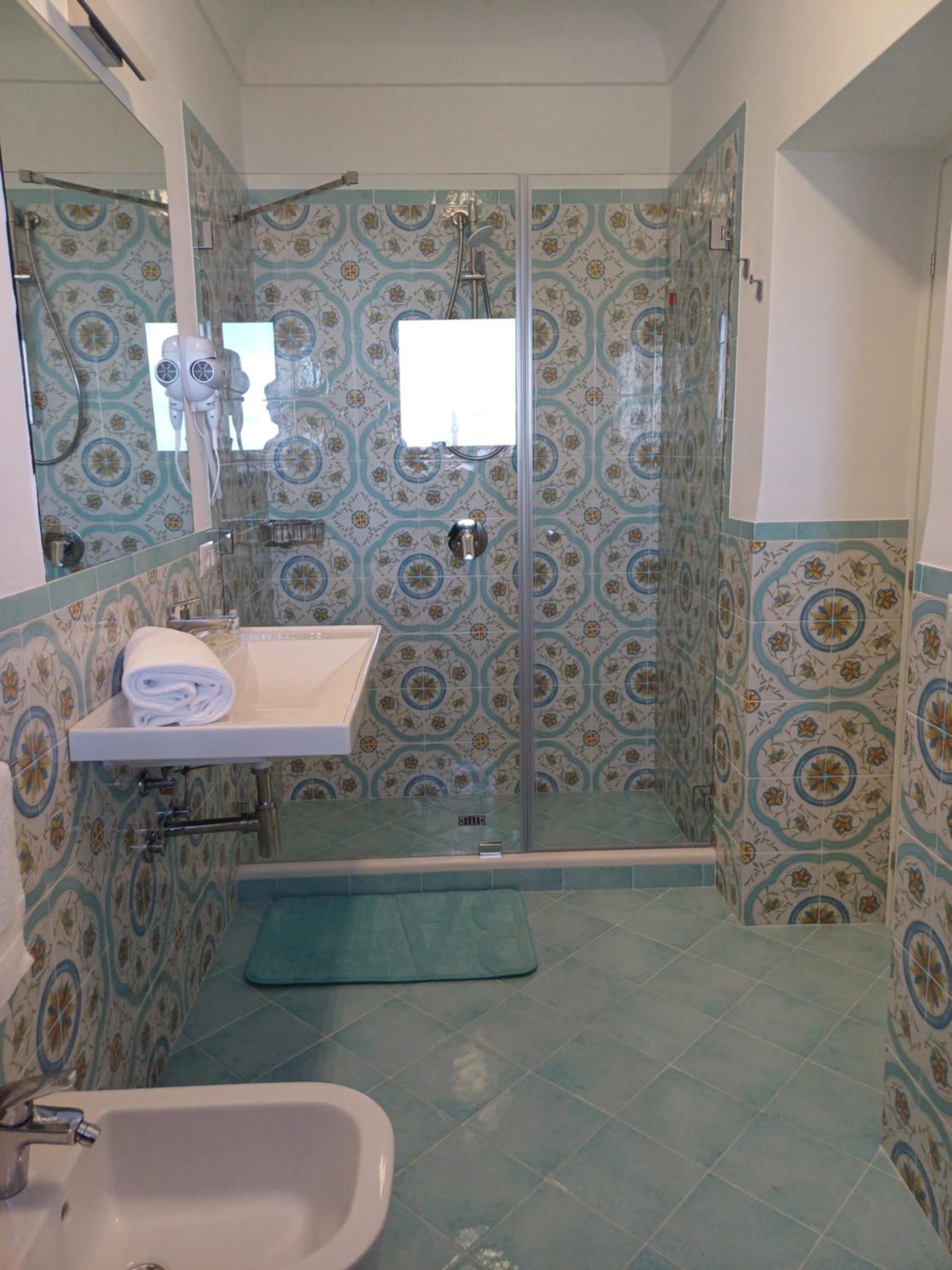 Deluxe Double Room with Sea View - Photo 8