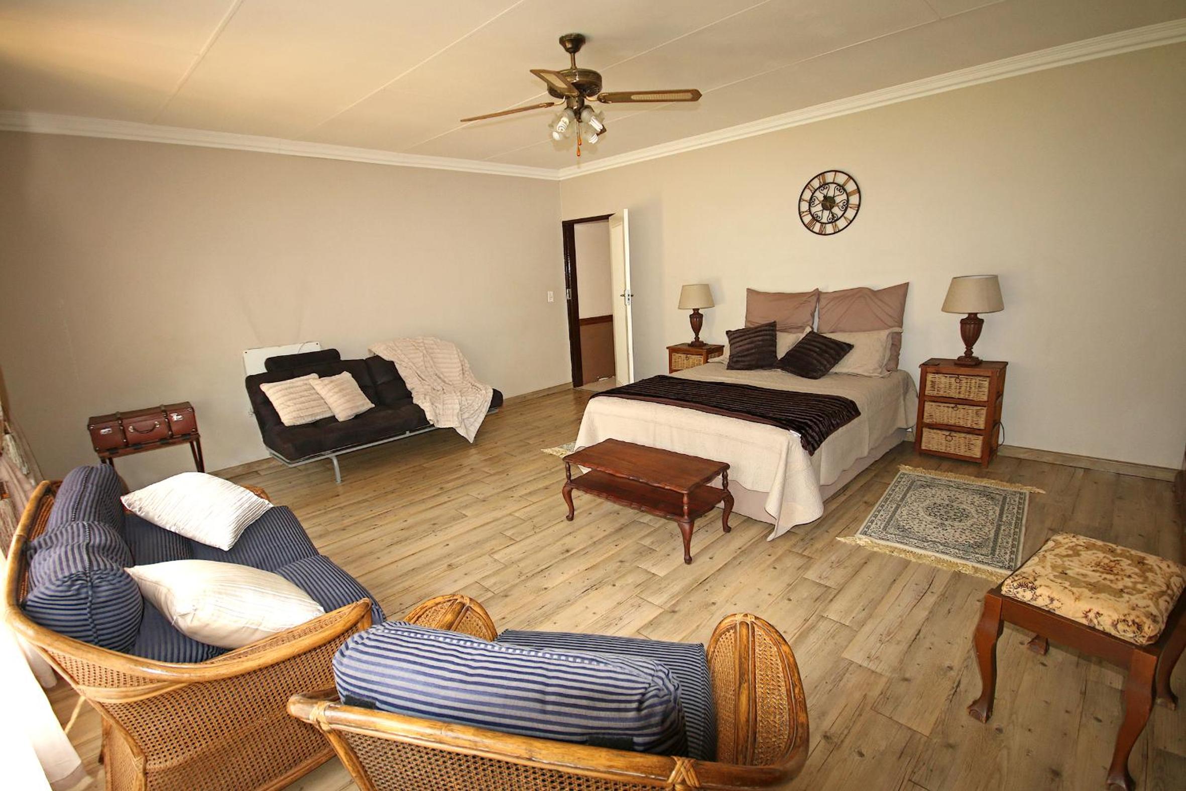Double Room with Private Bathroom photo 1
