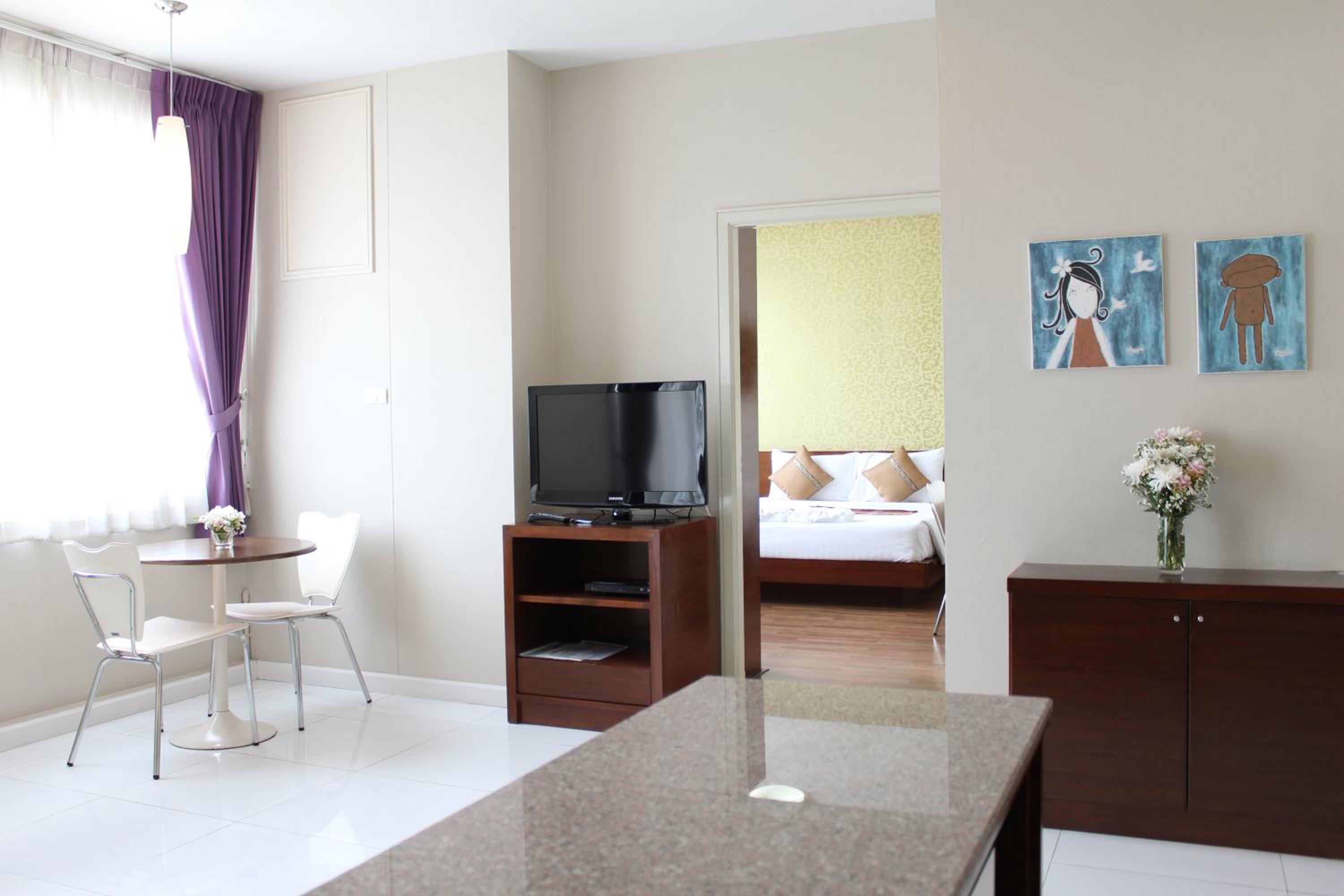 One-Bedroom Suite Double - Photo 11
