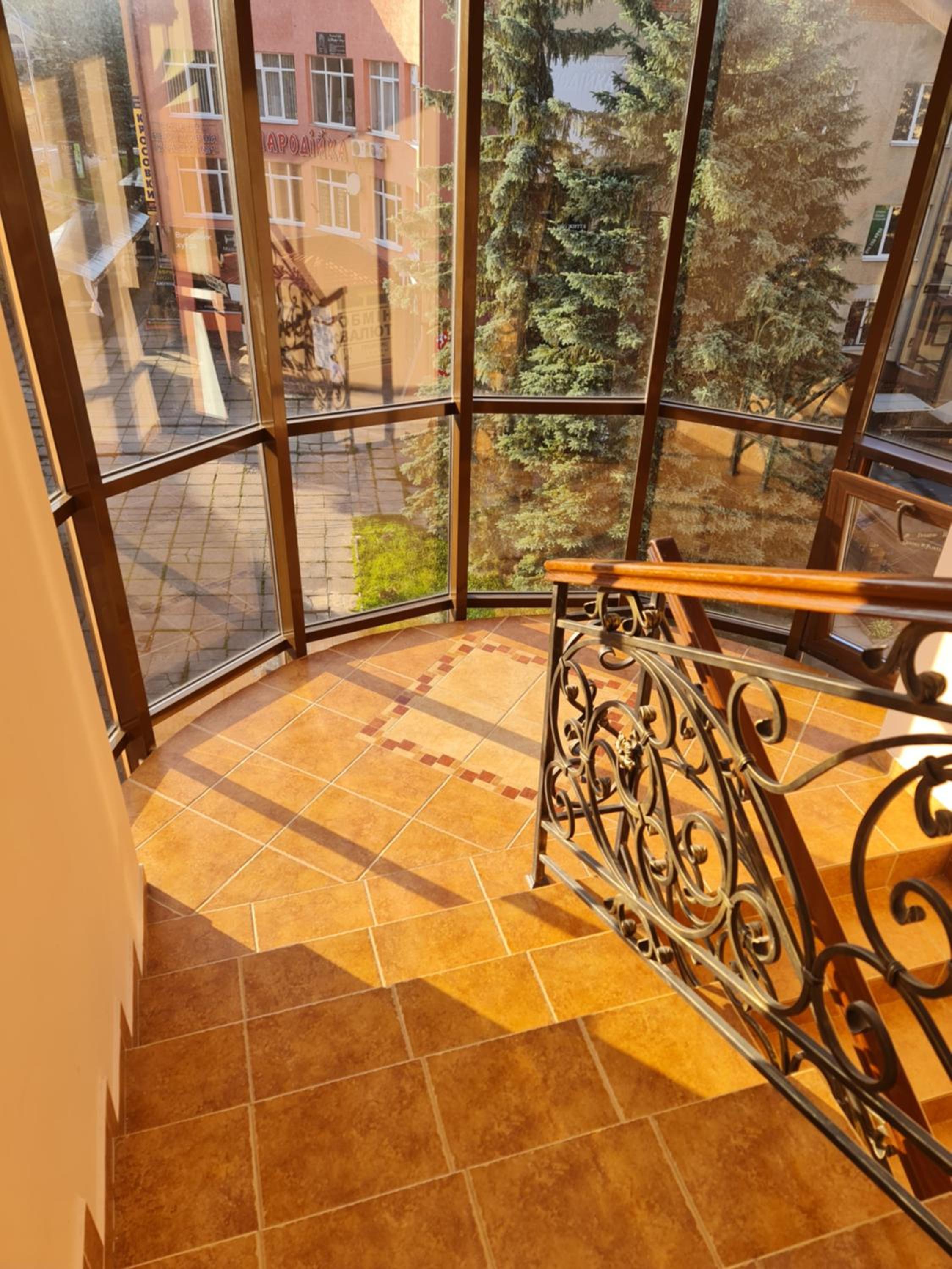 King Suite with Balcony photo 2