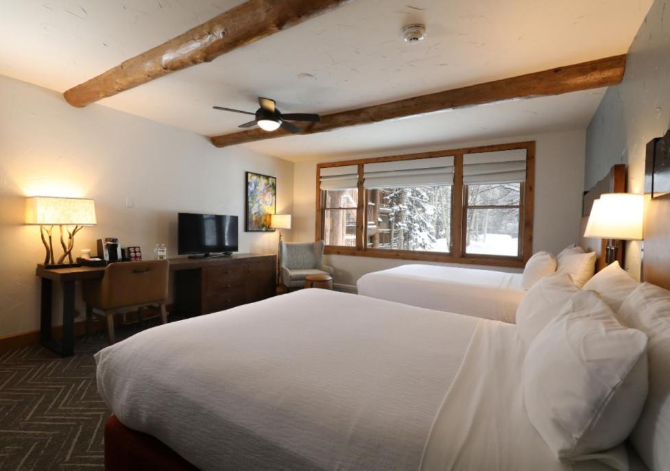 Lodge Queen Room with Two Queen Beds - Photo 2