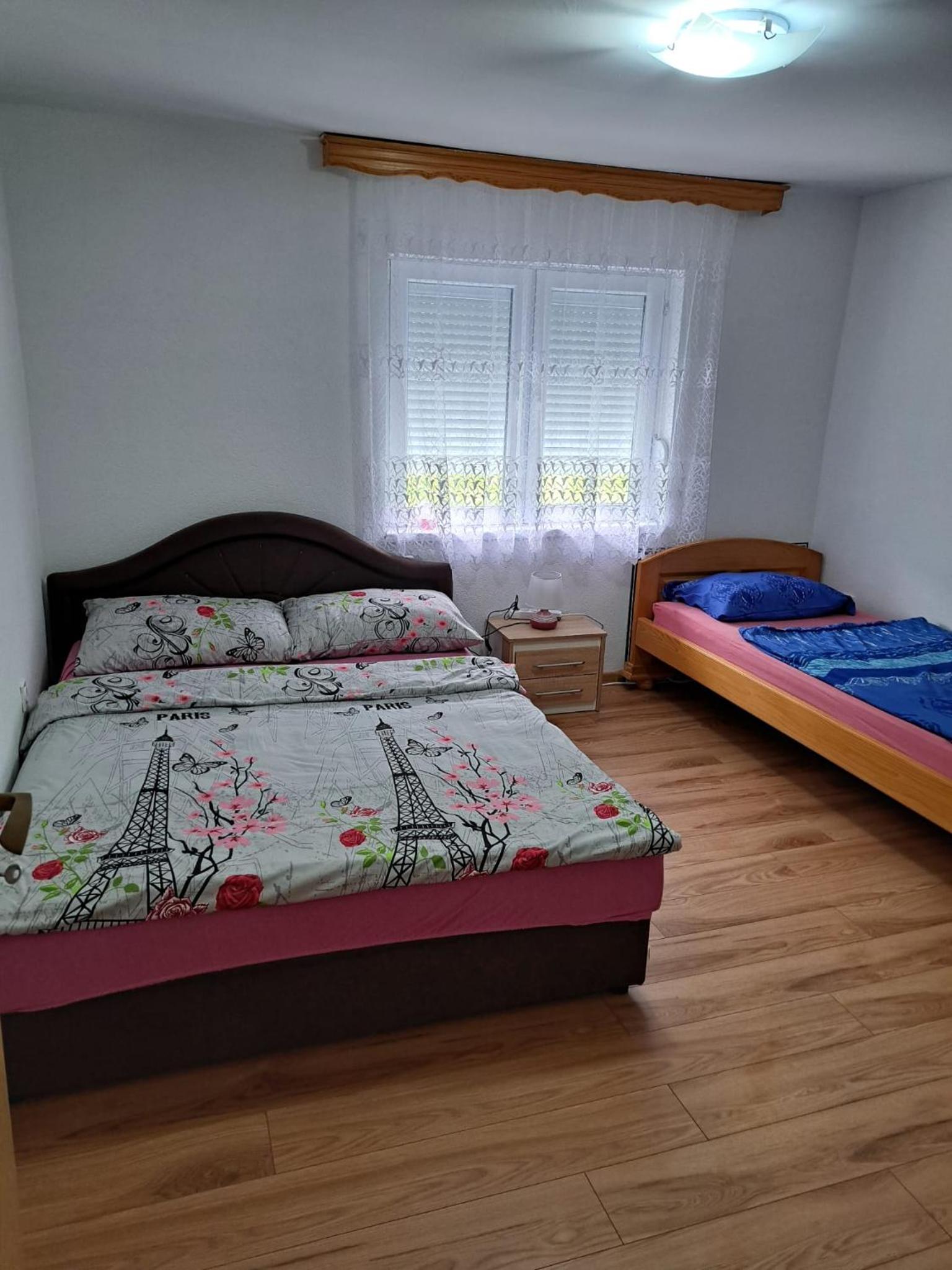 Apartment photo 2