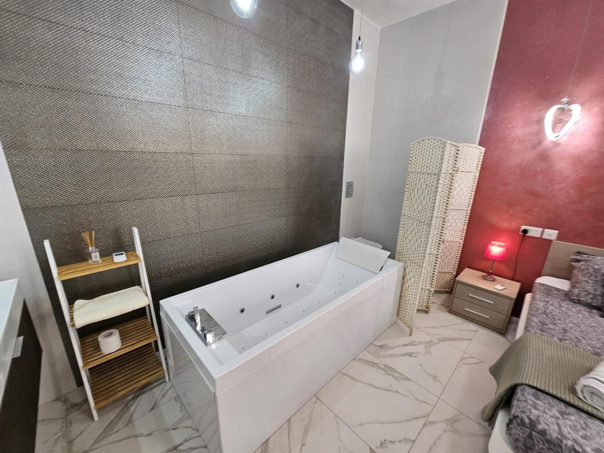 Studio Apartment photo 3