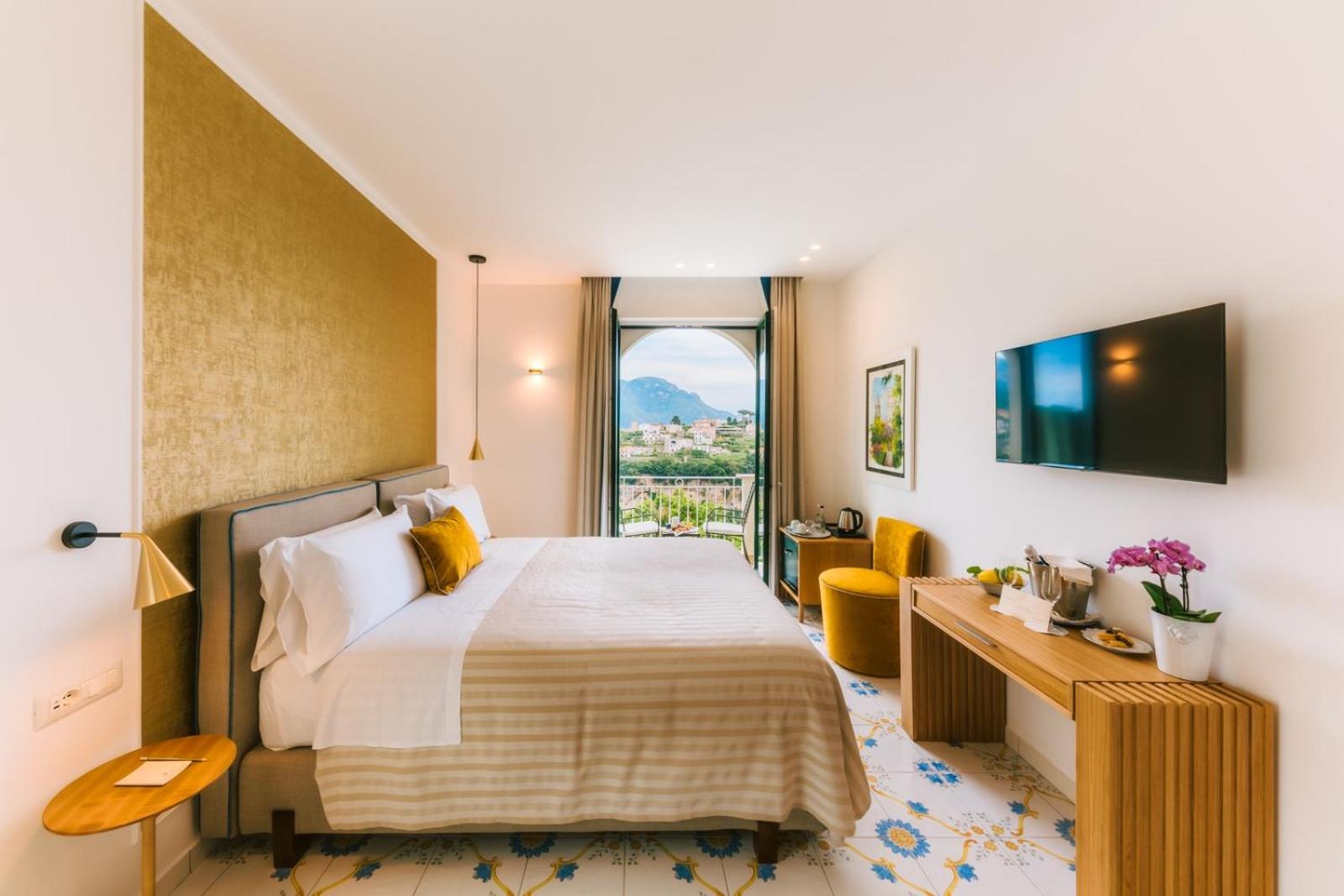 Premium Double Room with Partial Sea View - Depandance