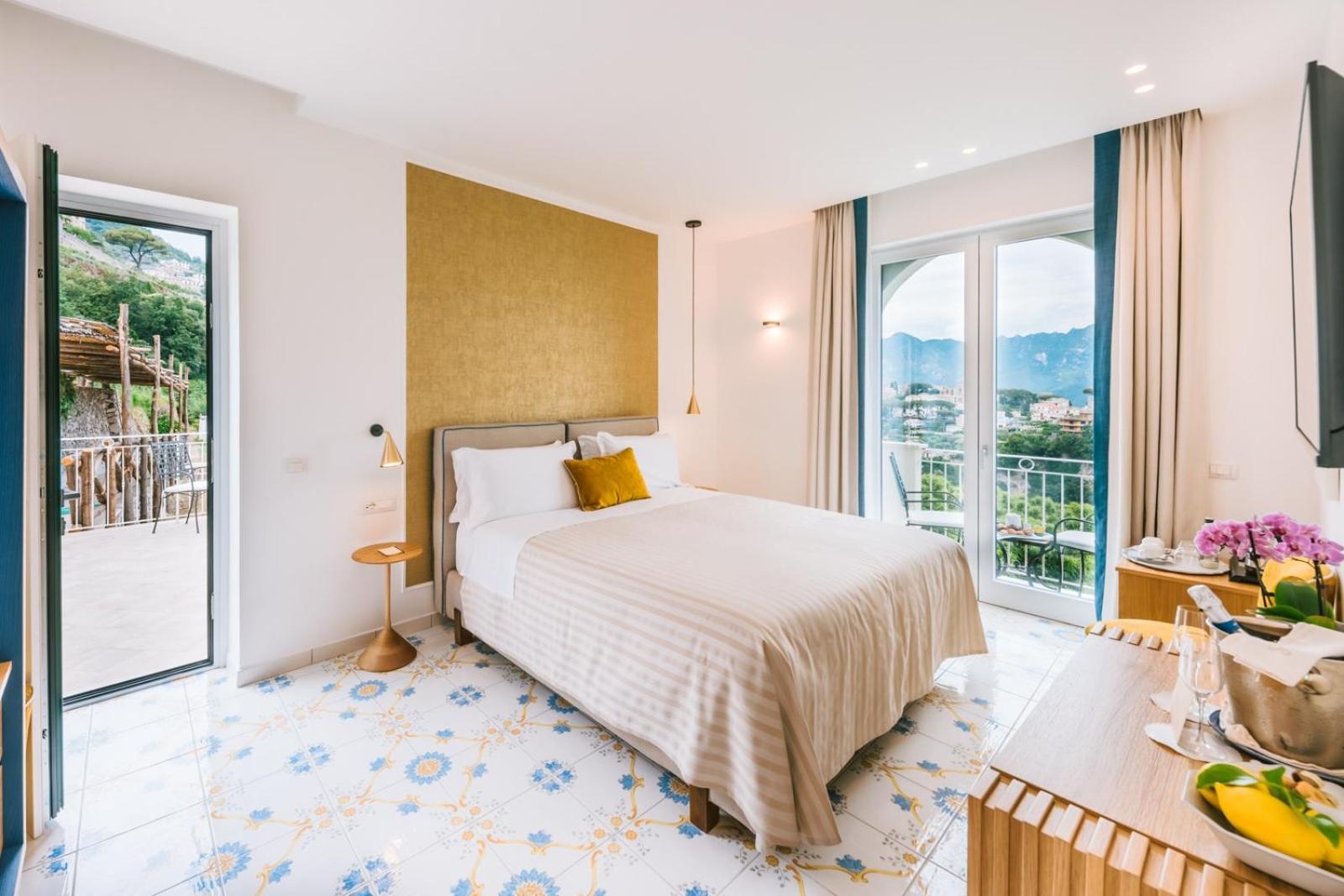 Deluxe Double Room with Terrace and Partial Sea View - Depandance