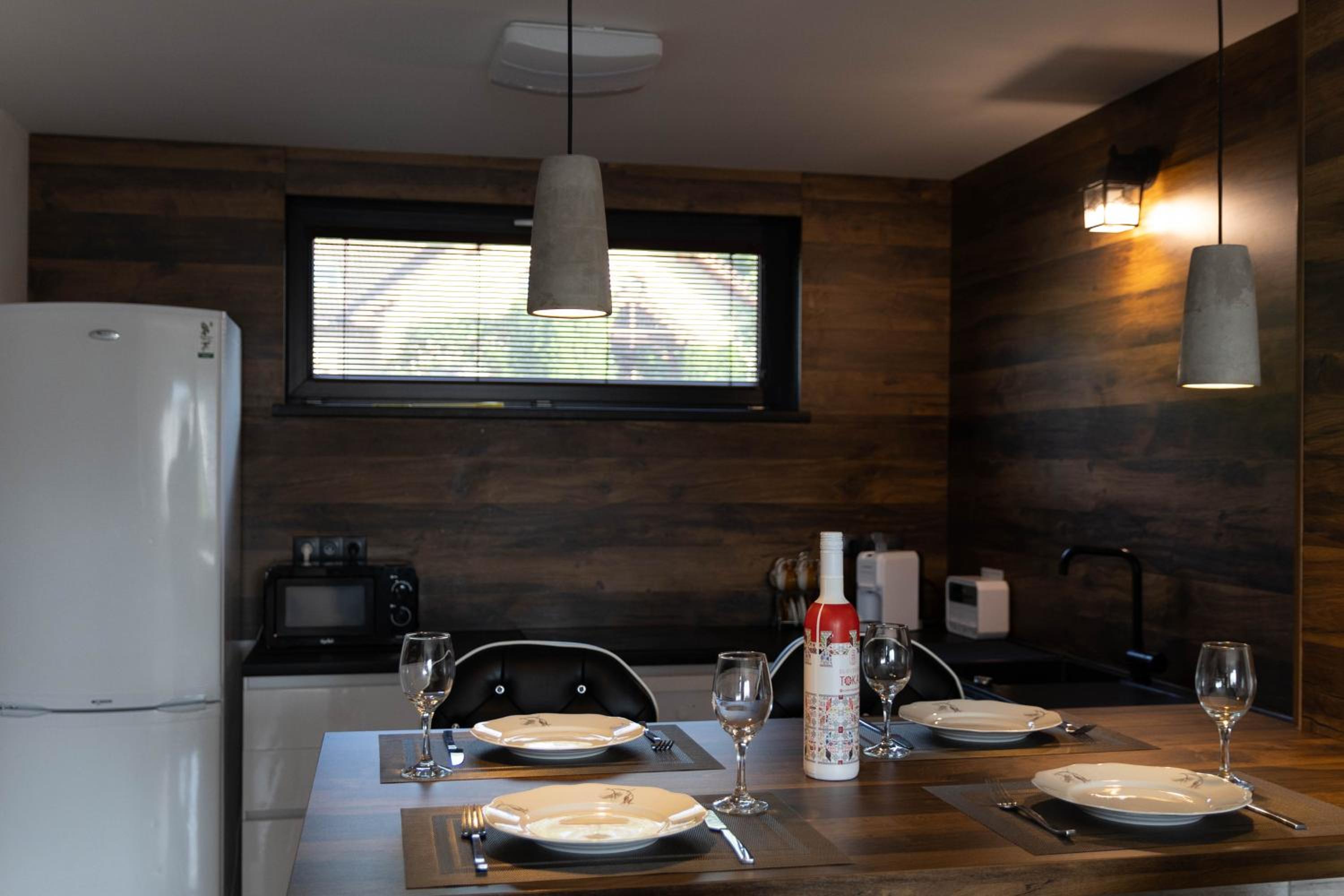 One-Bedroom Apartment - Photo 12