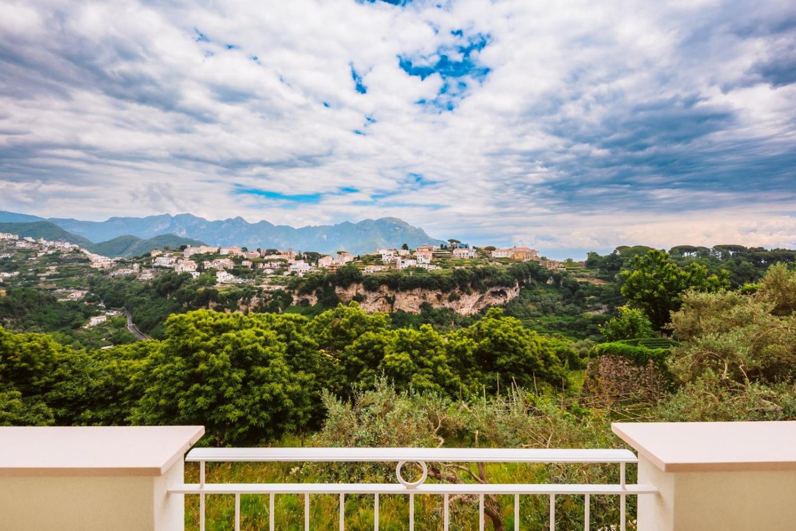 Premium Double Room with Partial Sea View - Depandance  photo 2