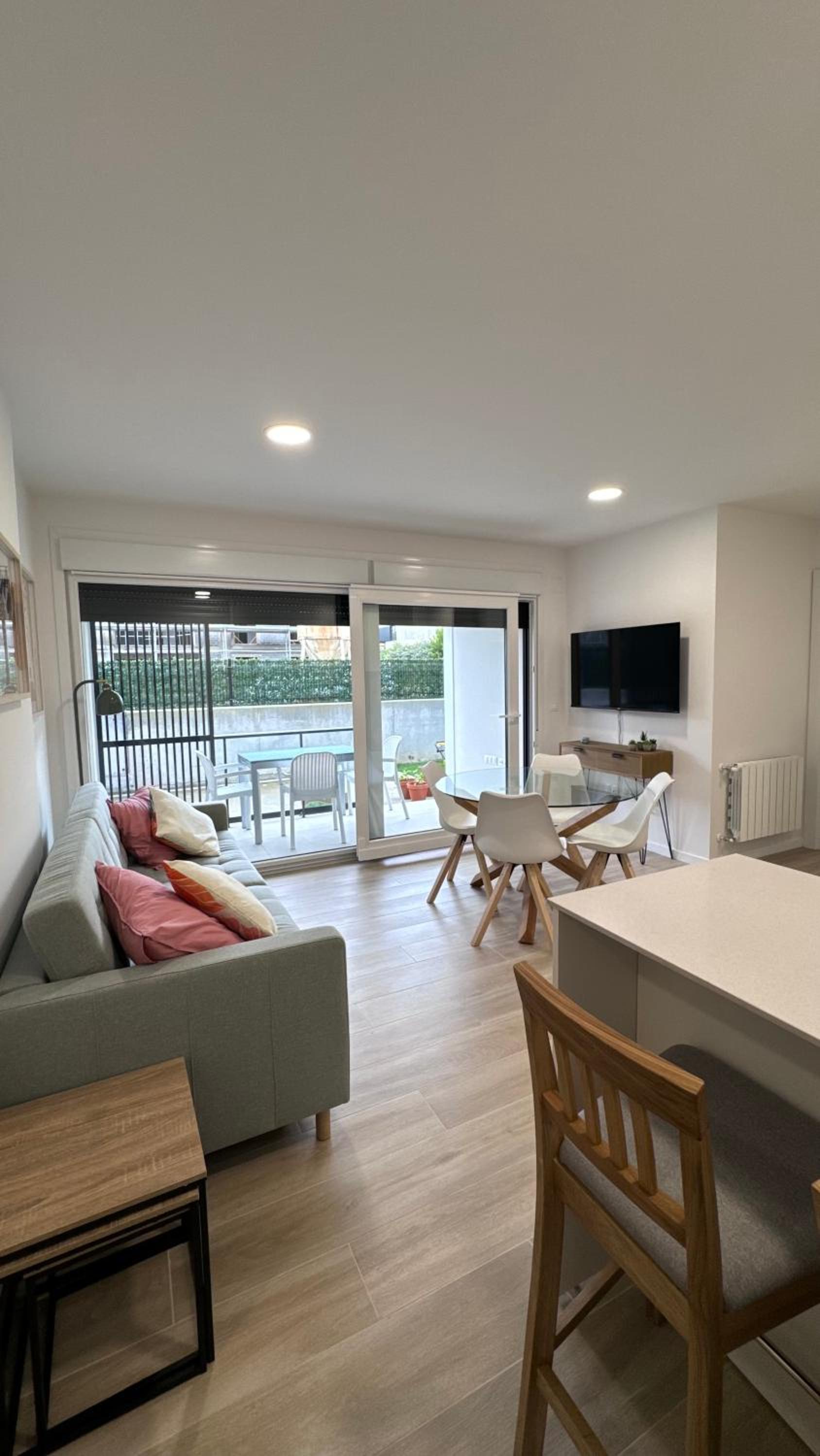 Apartamento de dos habitaciones con balcón y terraza