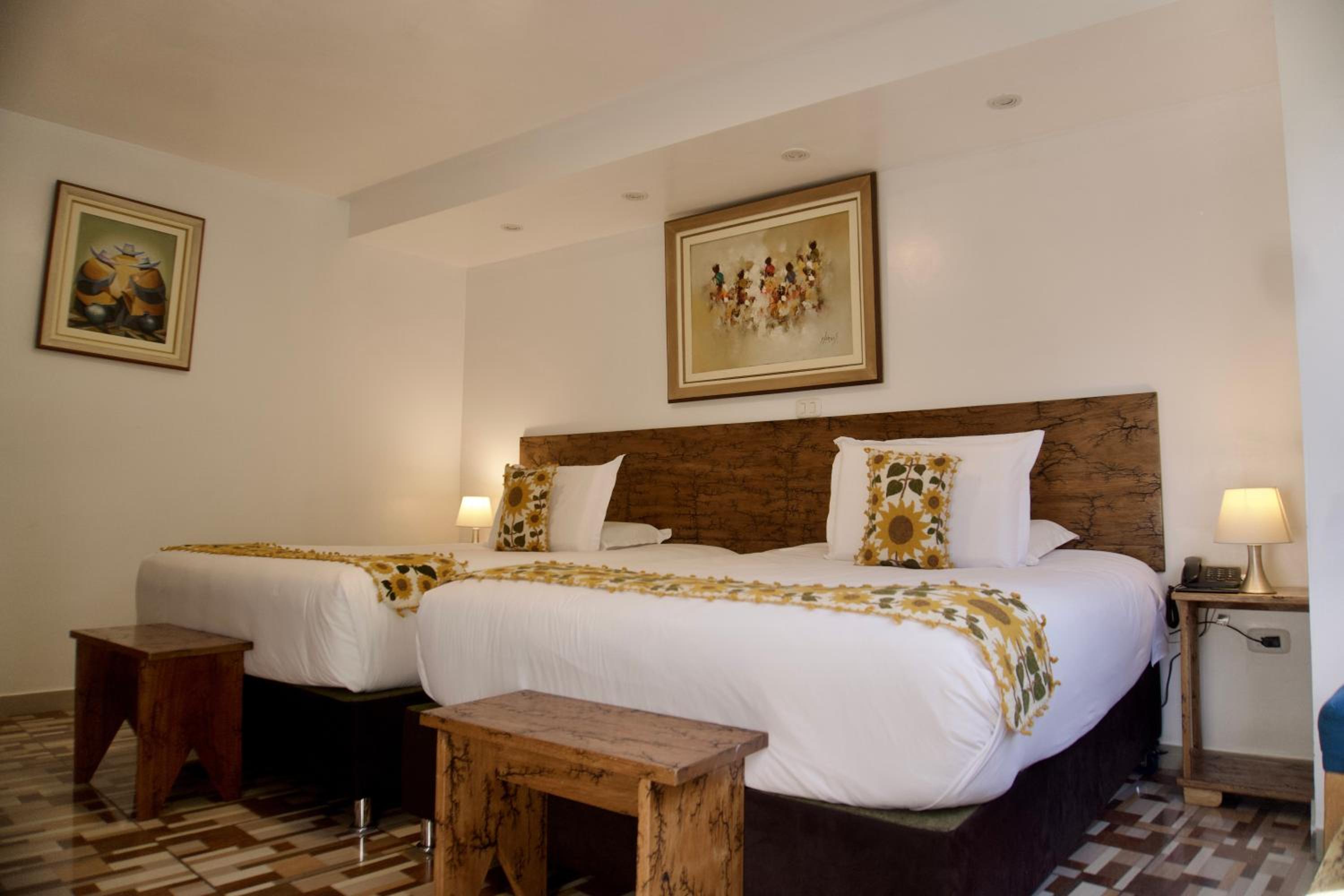 Superior Double Room with Two Double Beds - Photo 3
