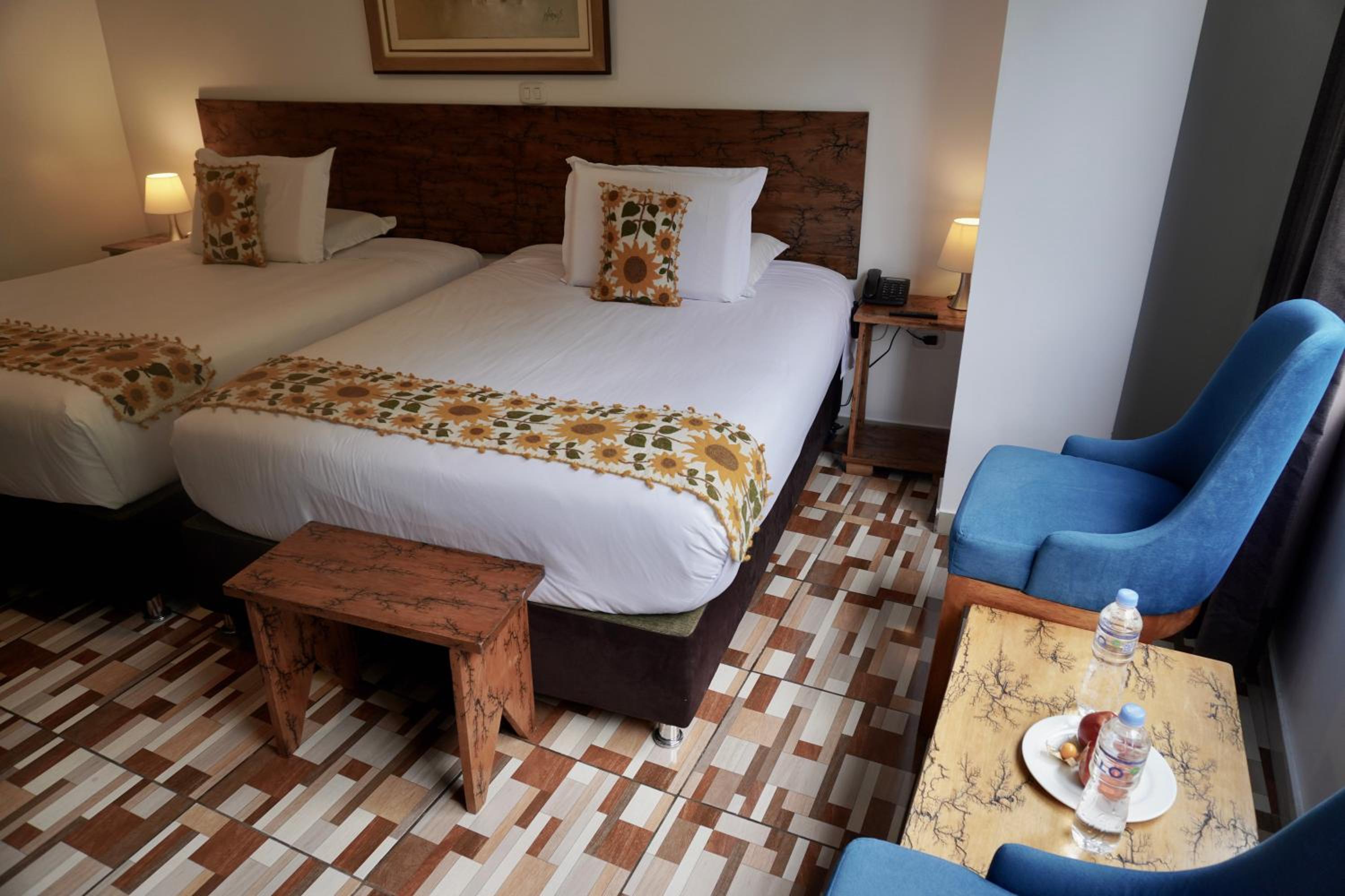 Superior Double Room with Two Double Beds - Photo 5
