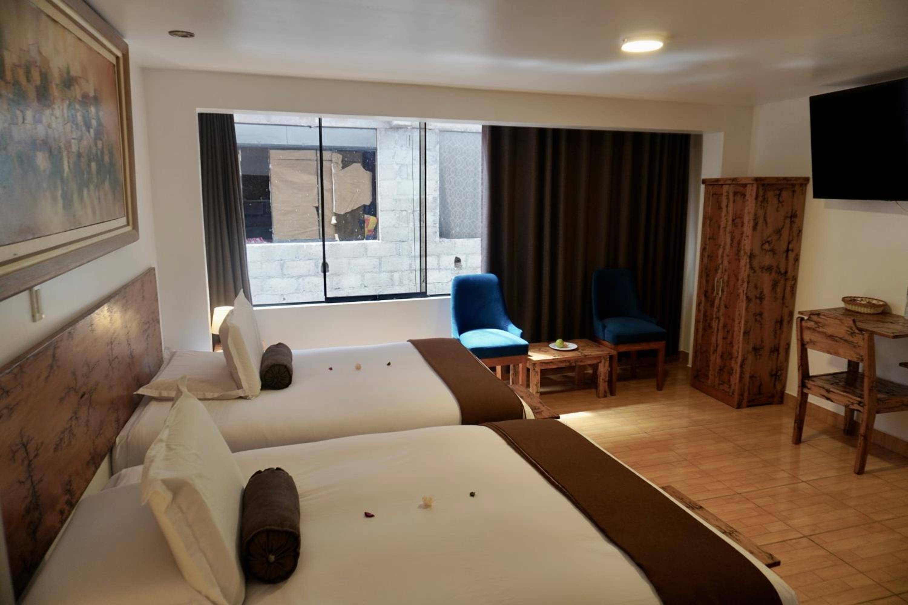 Superior Double Room with Two Double Beds - Photo 8