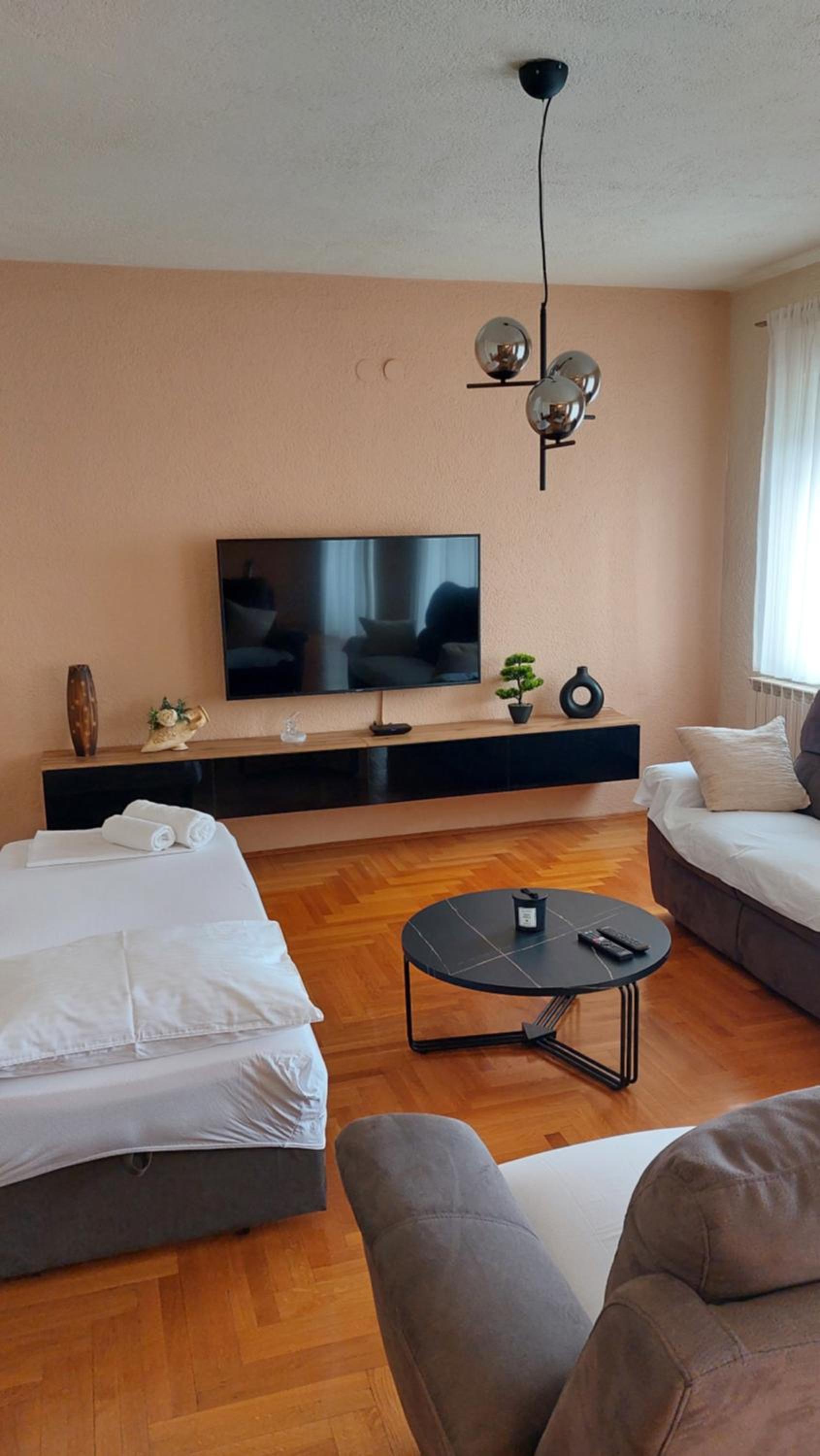 Apartment photo 1