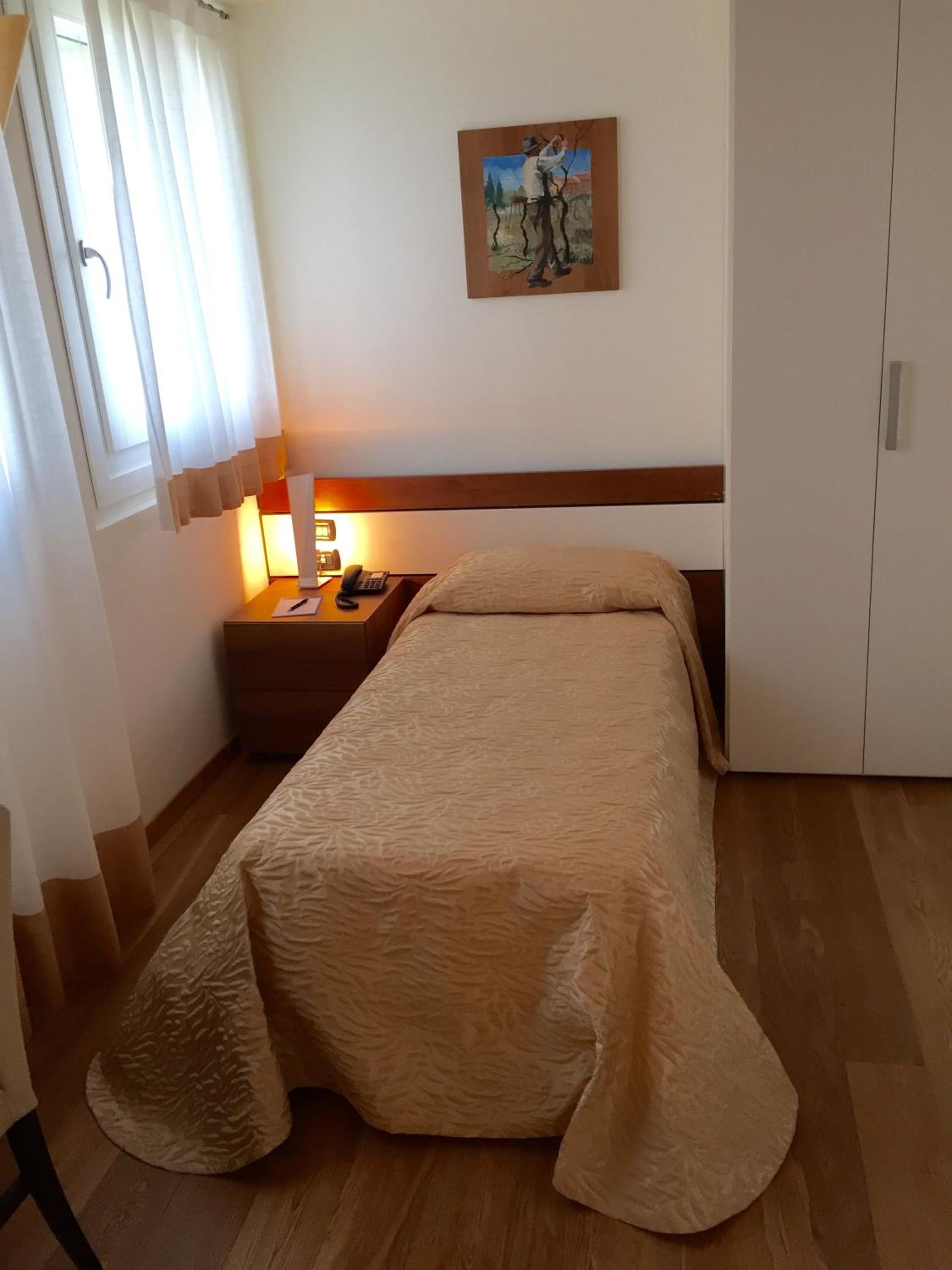 Classic Single Room