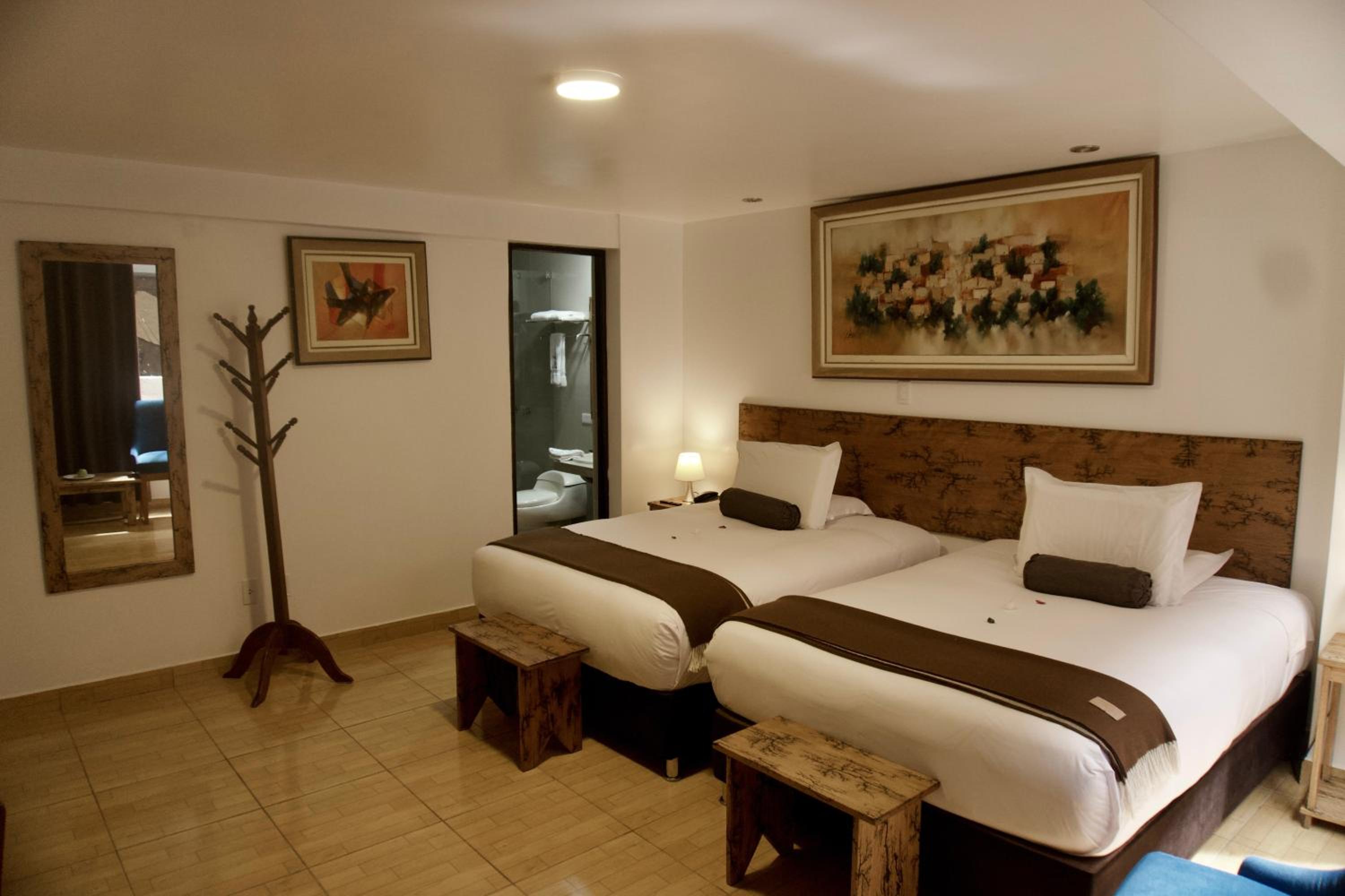 Superior Double Room with Two Double Beds - Photo 12