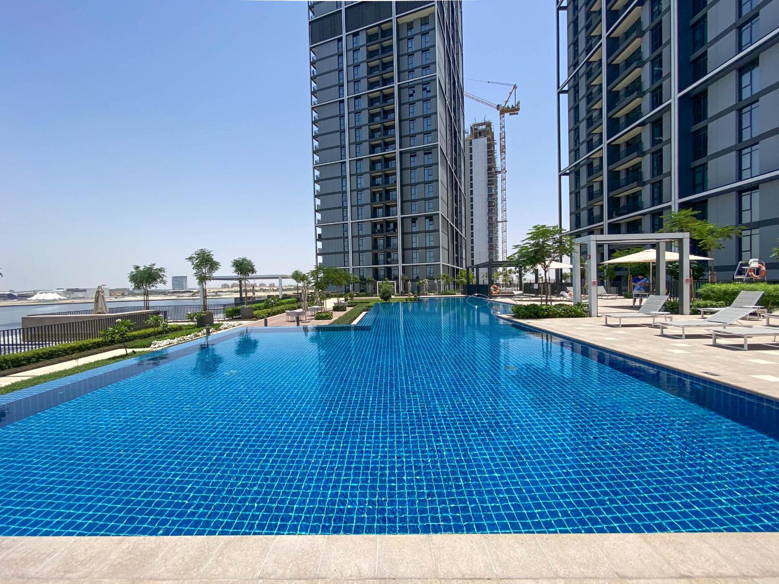 Three-Bedroom Premium Apartment with Balcony photo 2