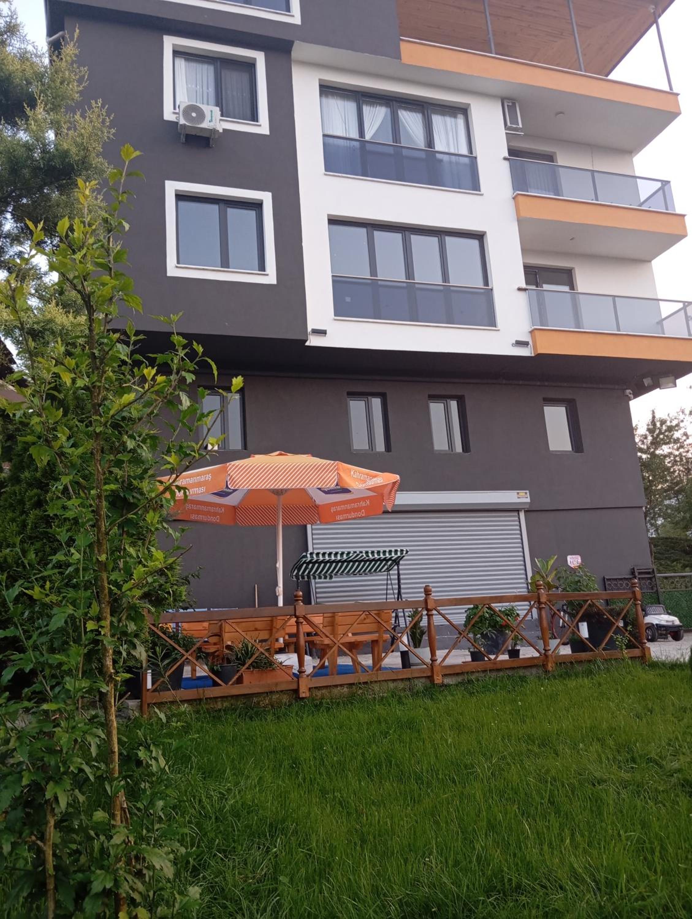 Three-Bedroom Villa photo 2