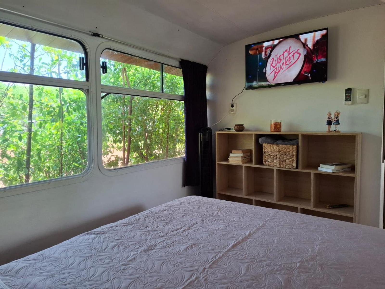 One-Bedroom House photo 2