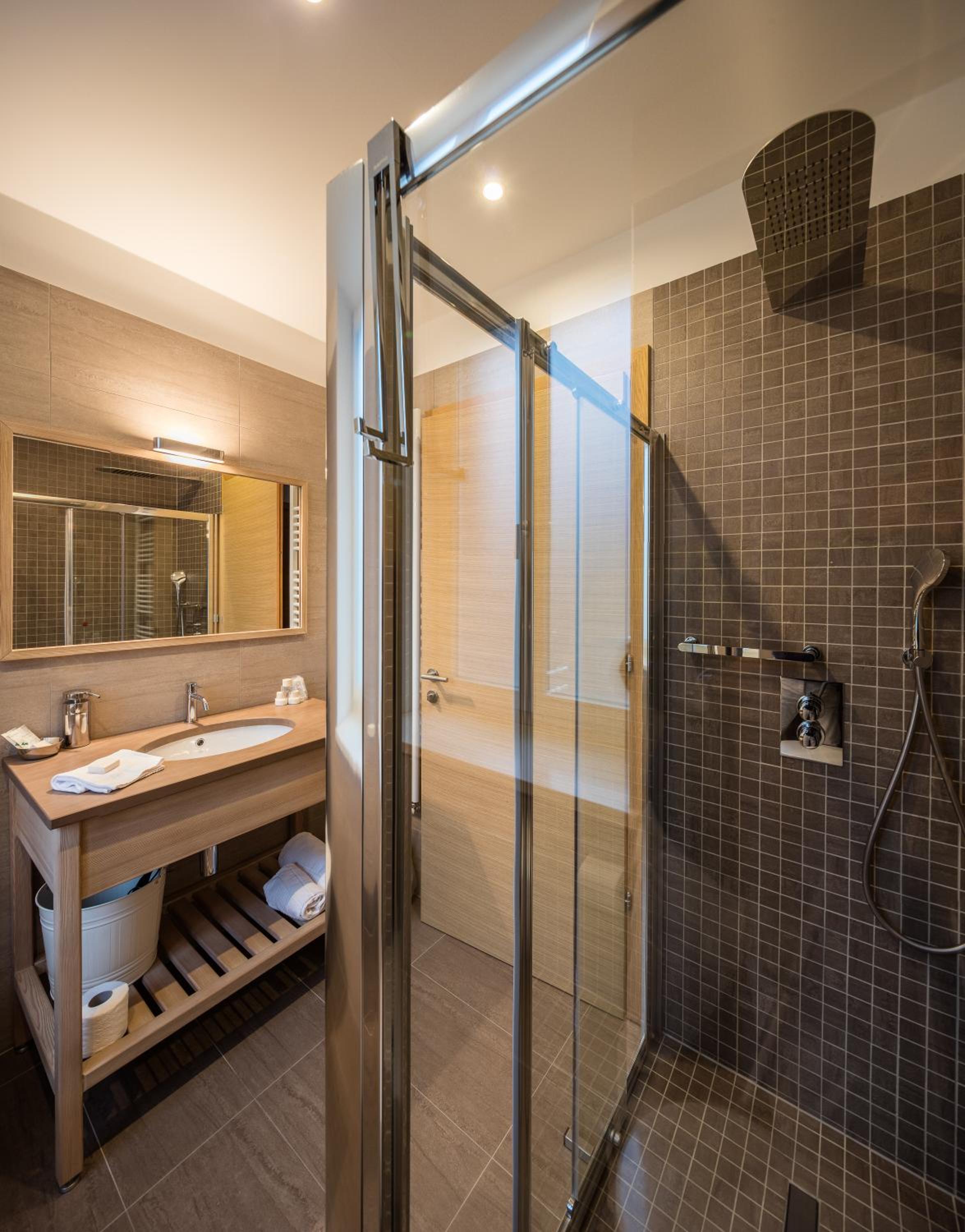 Deluxe Double Room with Terrace - Photo 13